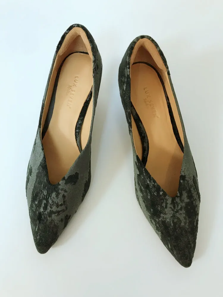 LUXE SEVEN DESIGN KITTEN HEEL COURT SHOES IN RUST VELVET