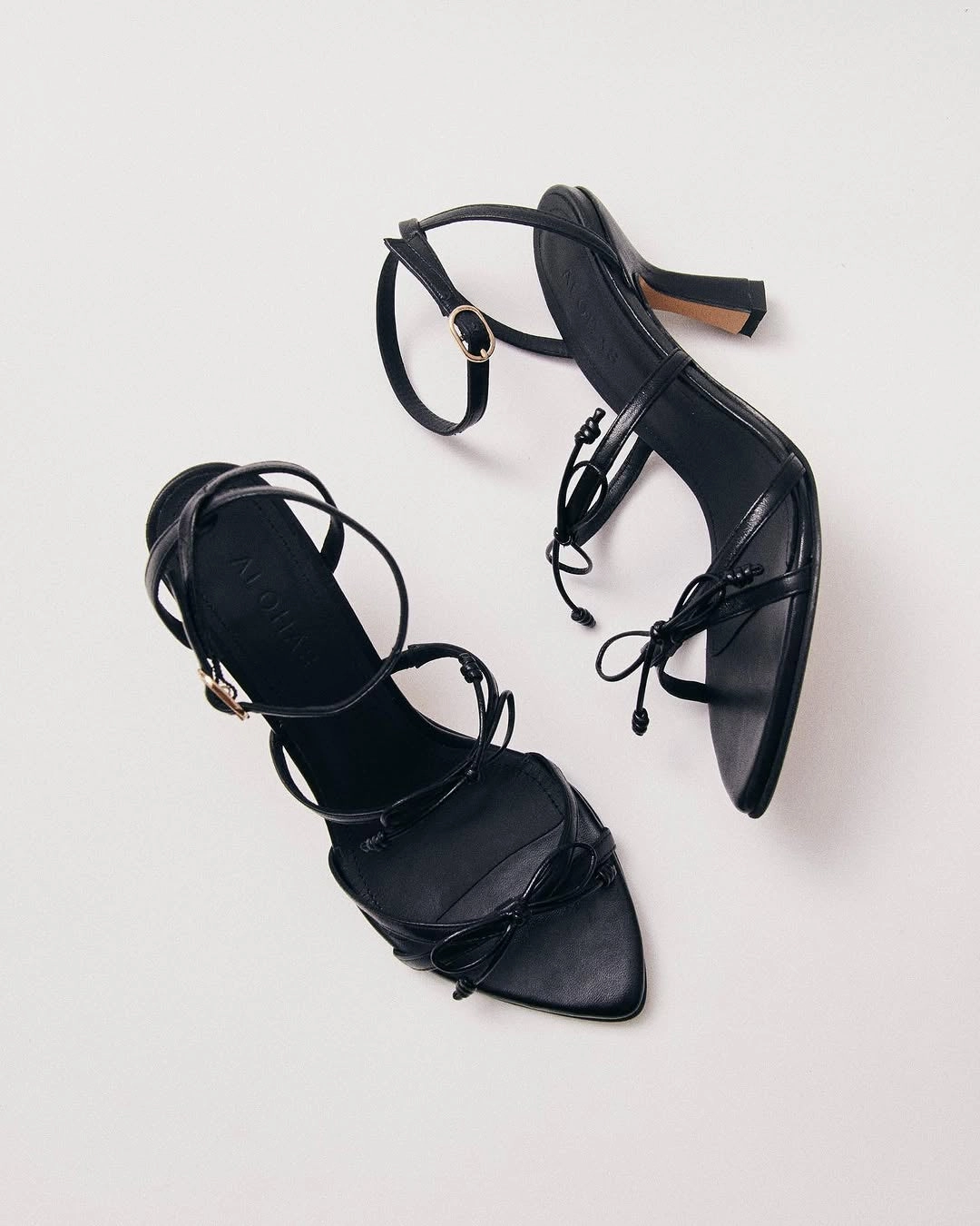 Airflow channels Malia Black Leather