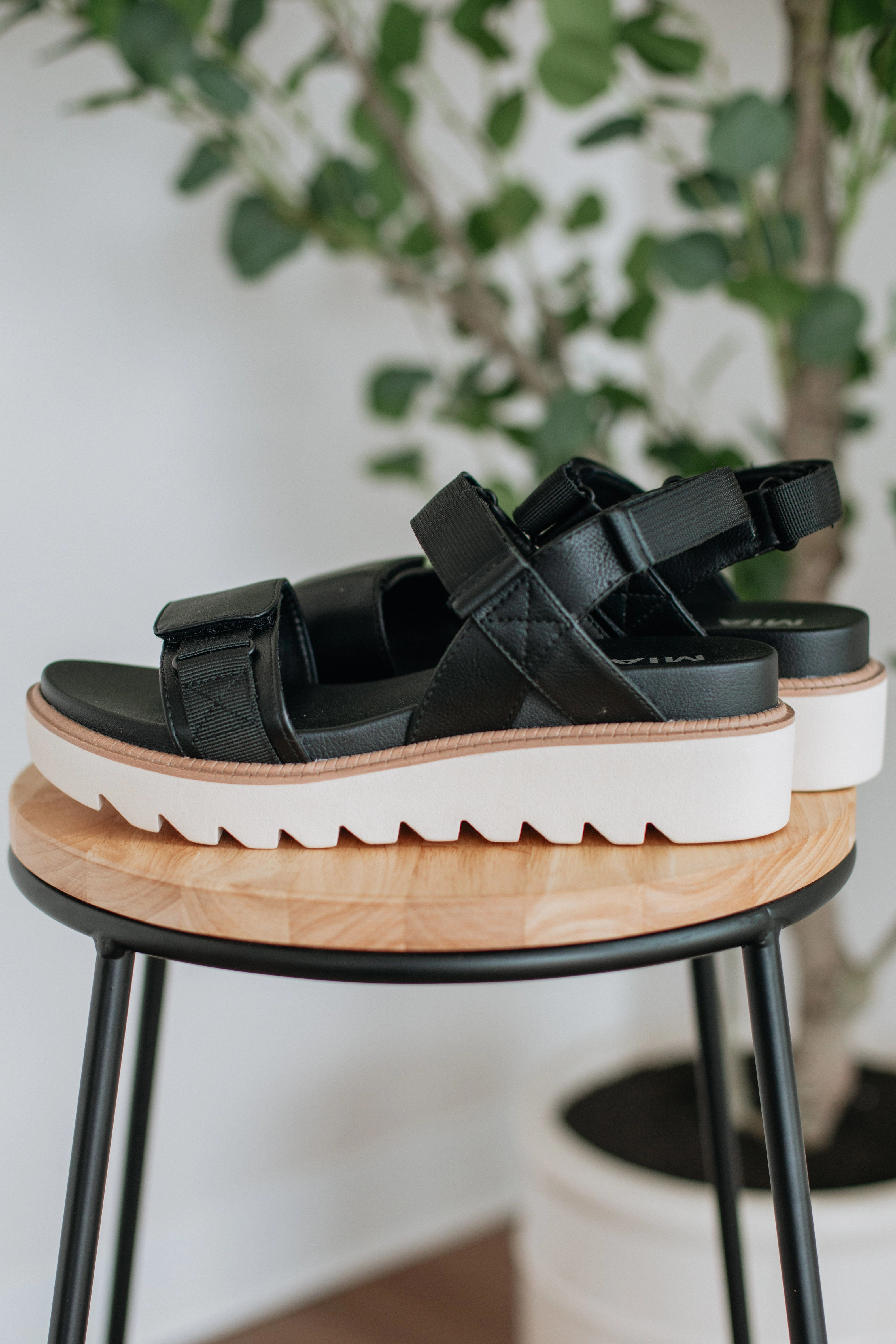 Meet Me Later Sandals - Black Memory Foam Insert