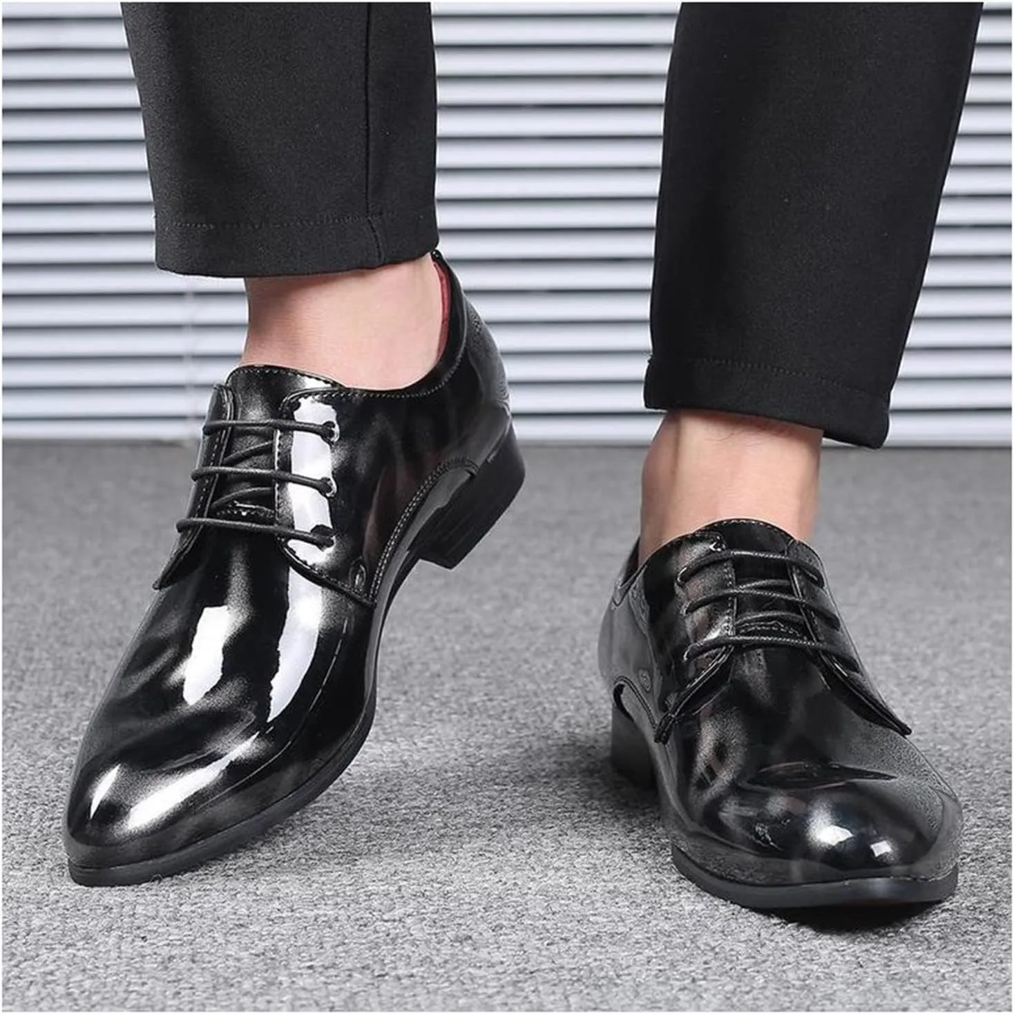 Men's Dress Shoes Lace-Up Brogues Derbys Oxford Formal Shoes Fashion Floral Patent Leather Wedding Shoes