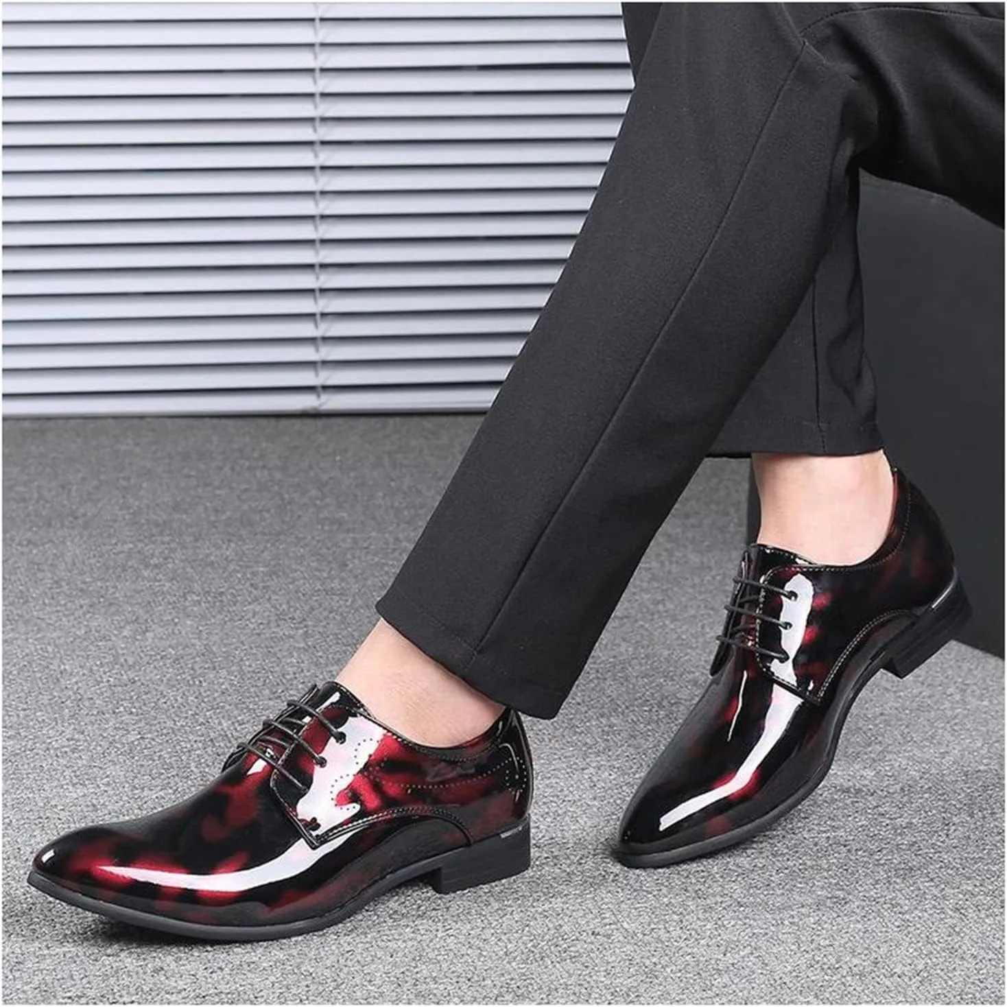 Men's Dress Shoes Lace-Up Brogues Derbys Oxford Formal Shoes Fashion Floral Patent Leather Wedding Shoes