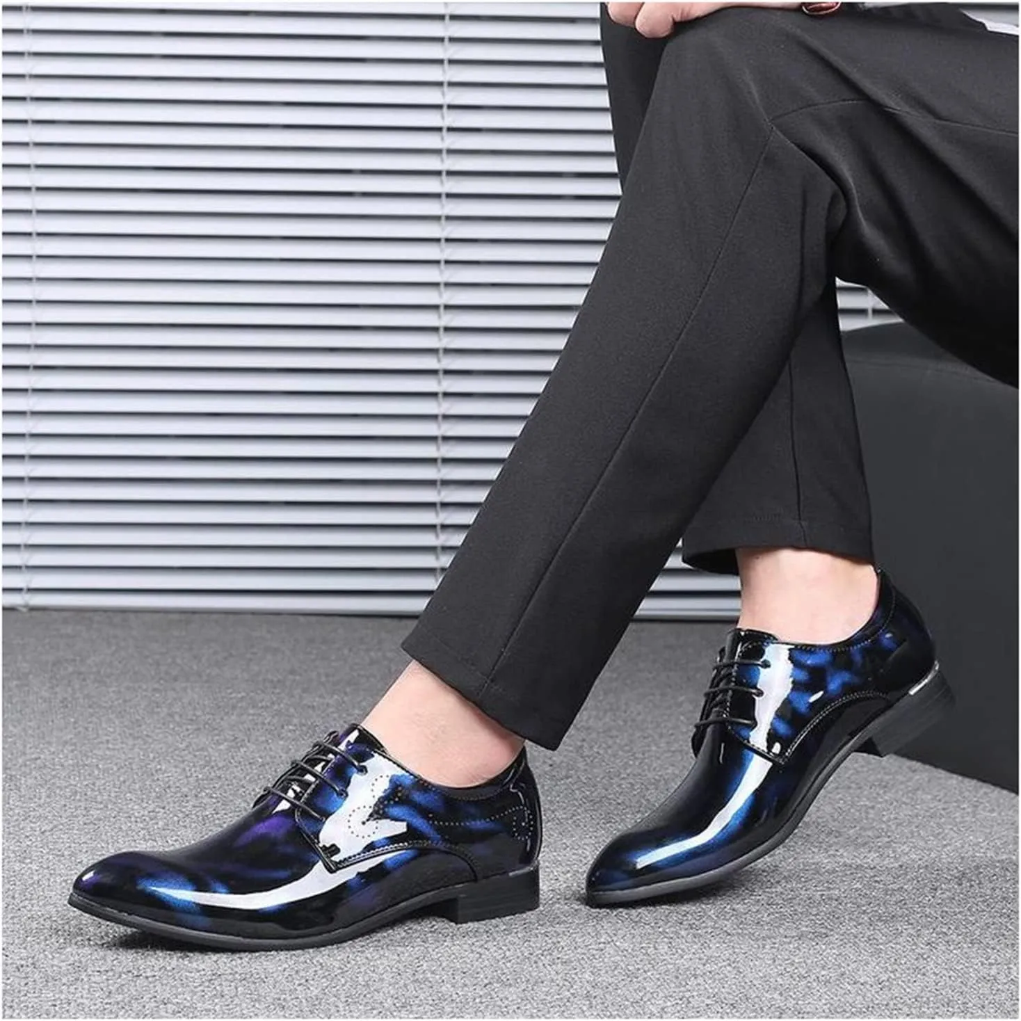 Men's Dress Shoes Lace-Up Brogues Derbys Oxford Formal Shoes Fashion Floral Patent Leather Wedding Shoes
