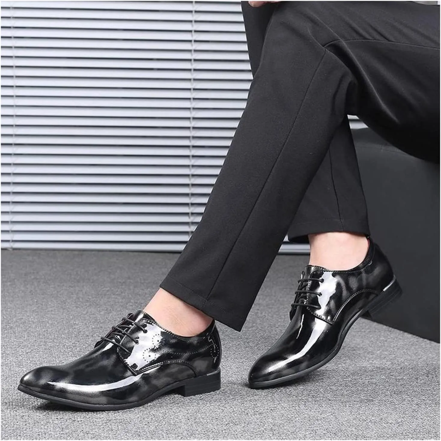 Men's Dress Shoes Lace-Up Brogues Derbys Oxford Formal Shoes Fashion Floral Patent Leather Wedding Shoes