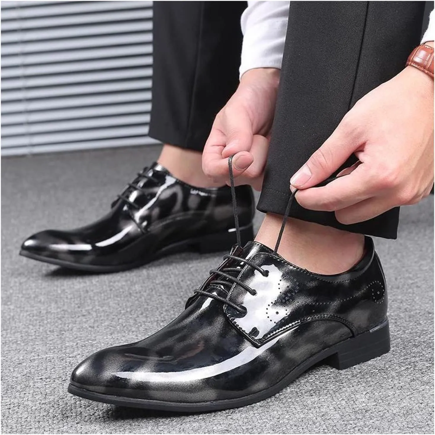Men's Dress Shoes Lace-Up Brogues Derbys Oxford Formal Shoes Fashion Floral Patent Leather Wedding Shoes