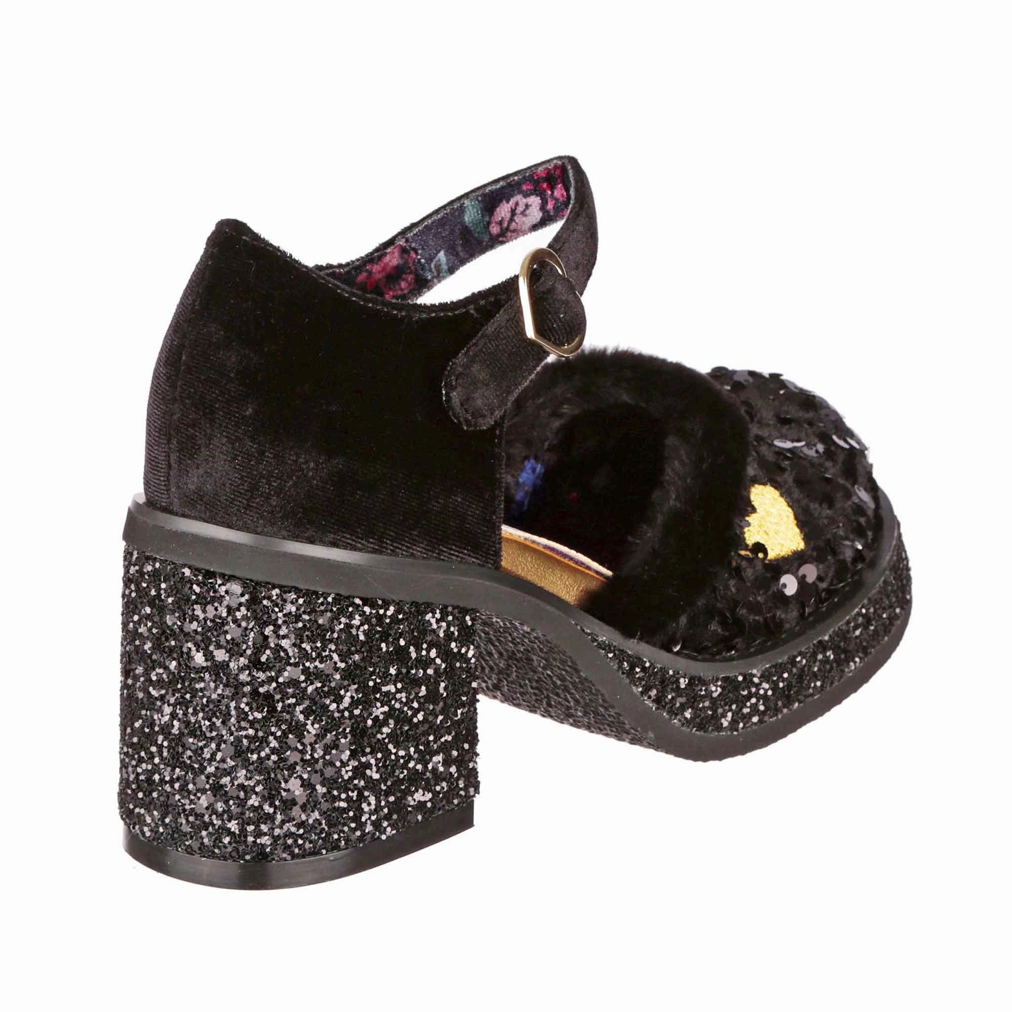 Fashion Edge Cosy Night