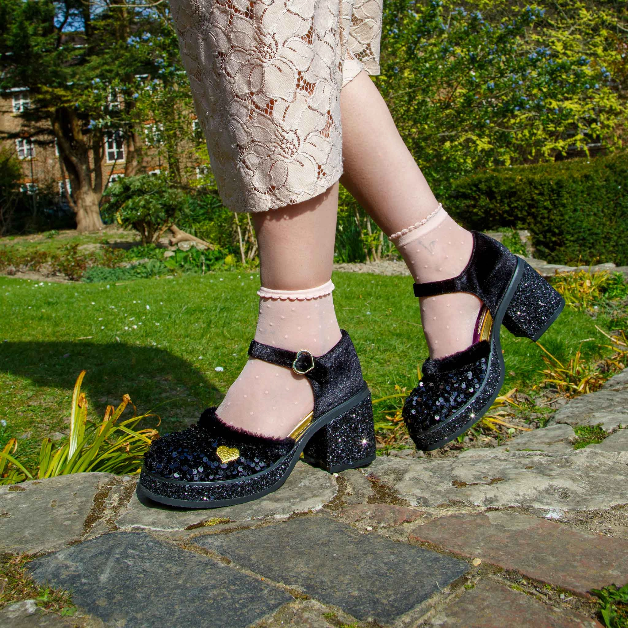 Cosy Night Open Toe Shoes Water Safe