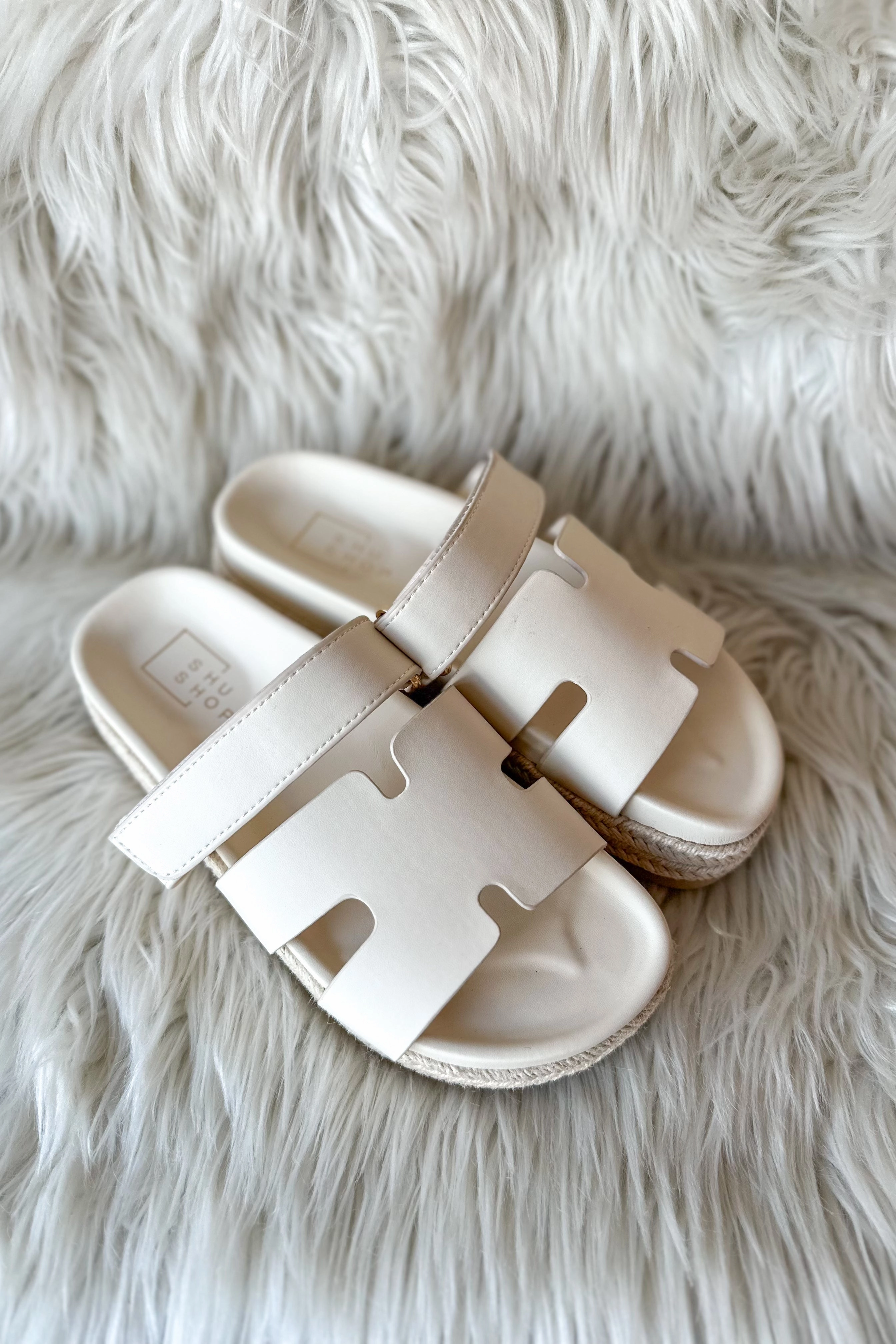 Tread Pattern Optimization Izzy Bone Strap Sandal