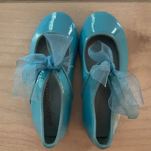 NEW Papanatas Patent Blue Bow Tie Shoes