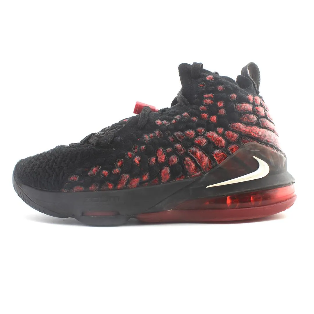 NIKE LEBRON 22