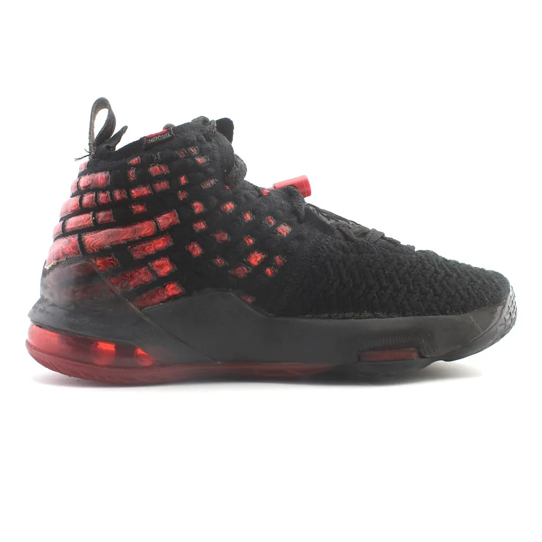 NIKE LEBRON 22