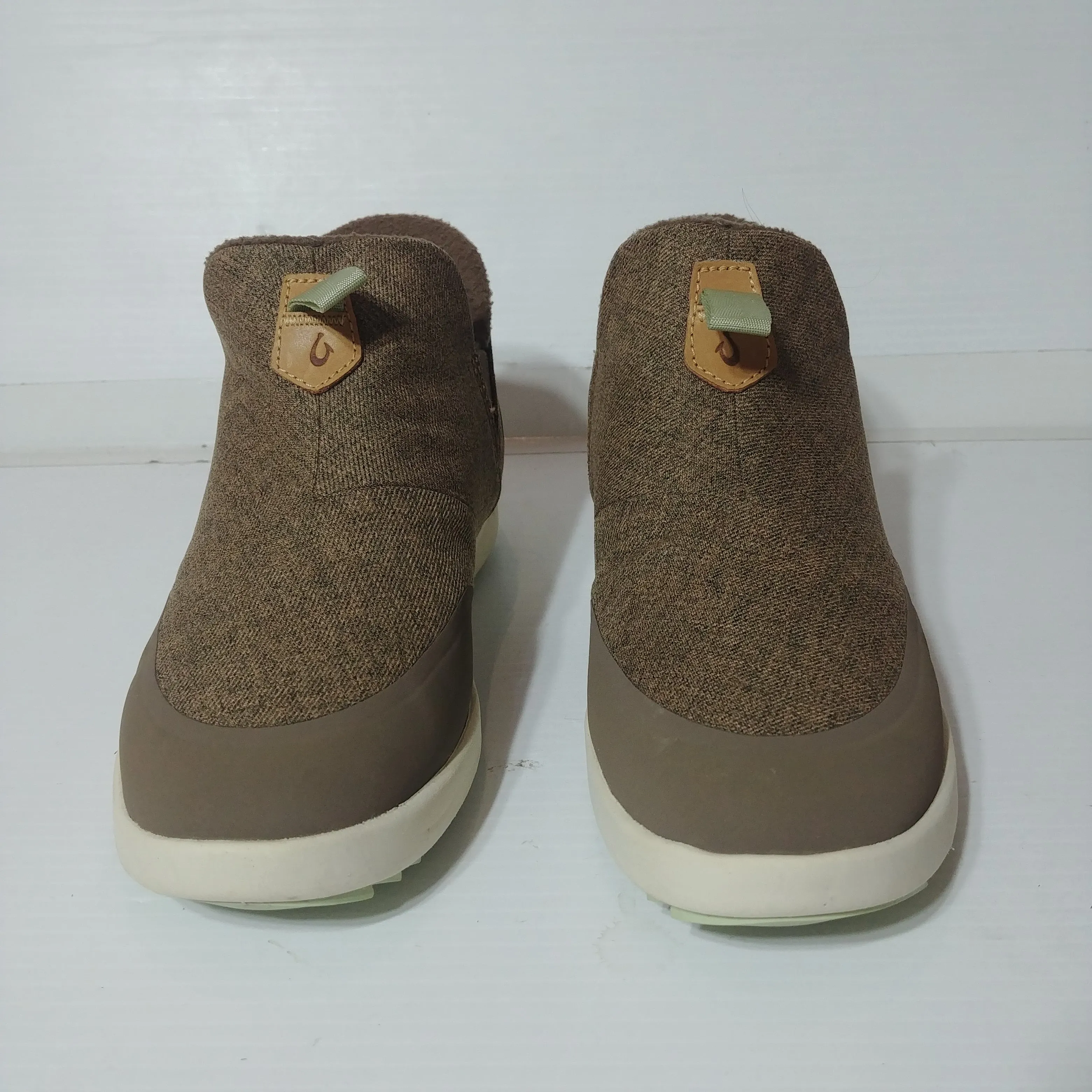 OluKai Womens Slip On Shoes - Size 7 - Pre-owned - 2SF799