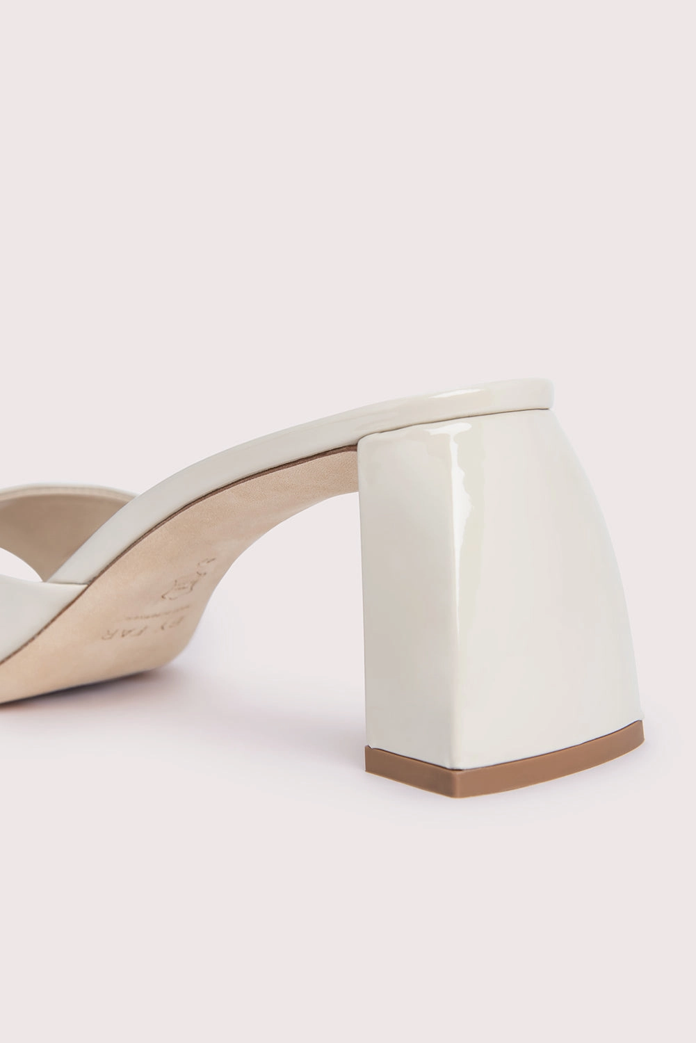 Romy Oatmilk Patent Leather Classy Fit Slim Comfort