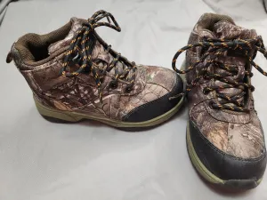Ozark Trail Boots Camo print, hiking boots - size Shoes:      13 & 13.5 (Little Kid)