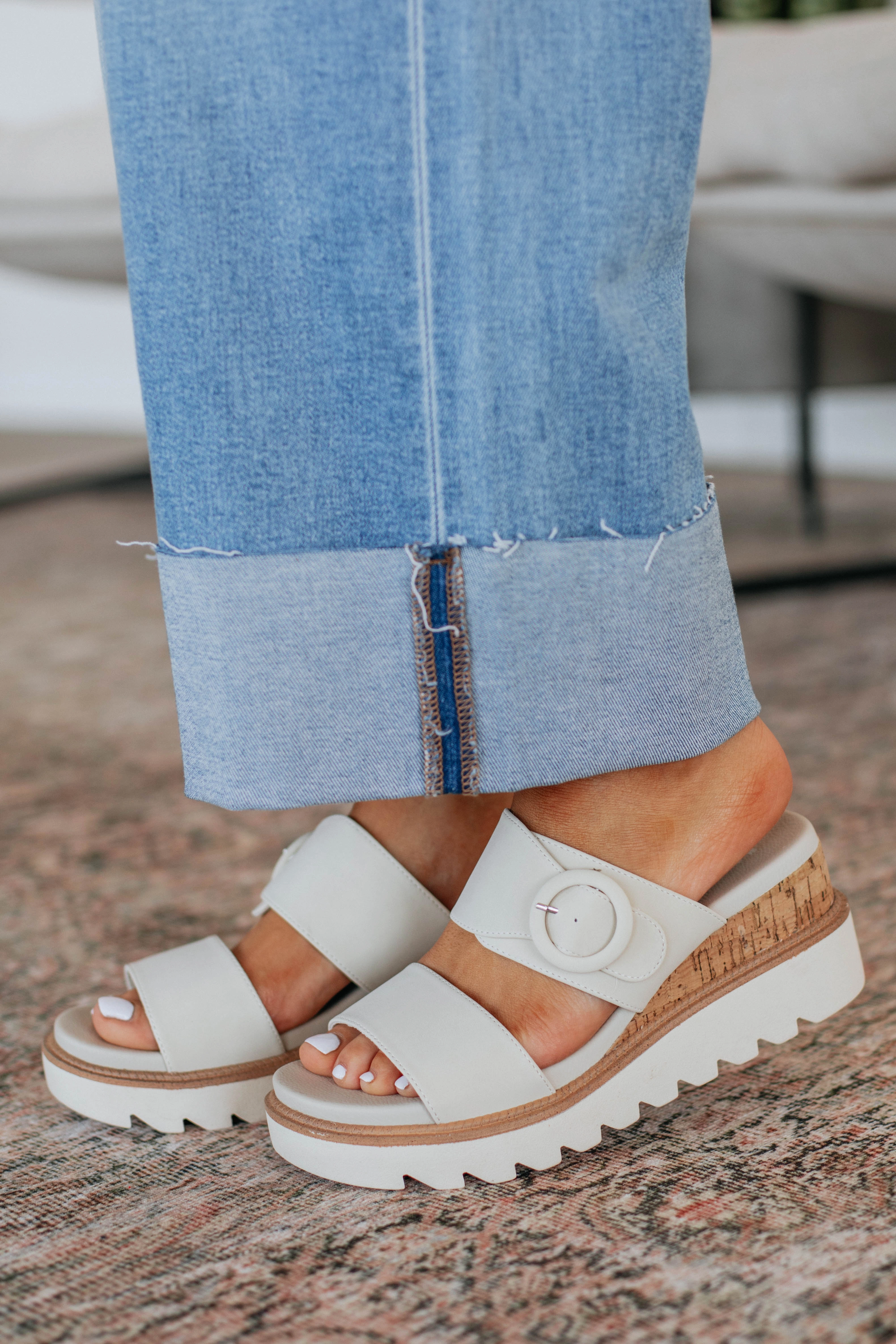 Ease My Mind Sandals Hill Tough Ventilated Mesh Cold Weather