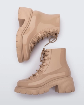Progressive Cosmo Boot - Beige Multi Density Foam Ultralight Composite Plate Cosmo Boot - Beige