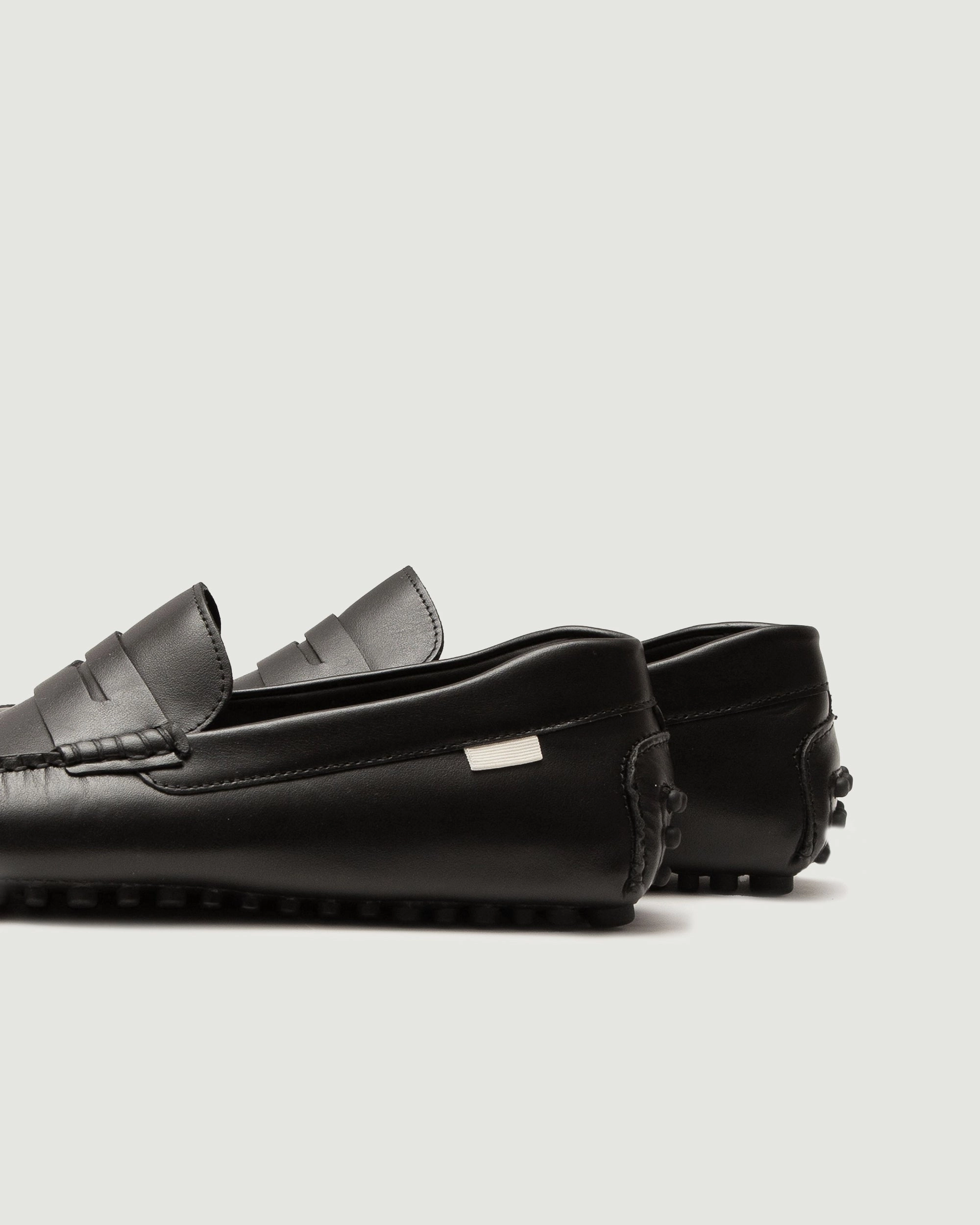 Superior ease Torsional Stability Control Driver | Black Leather