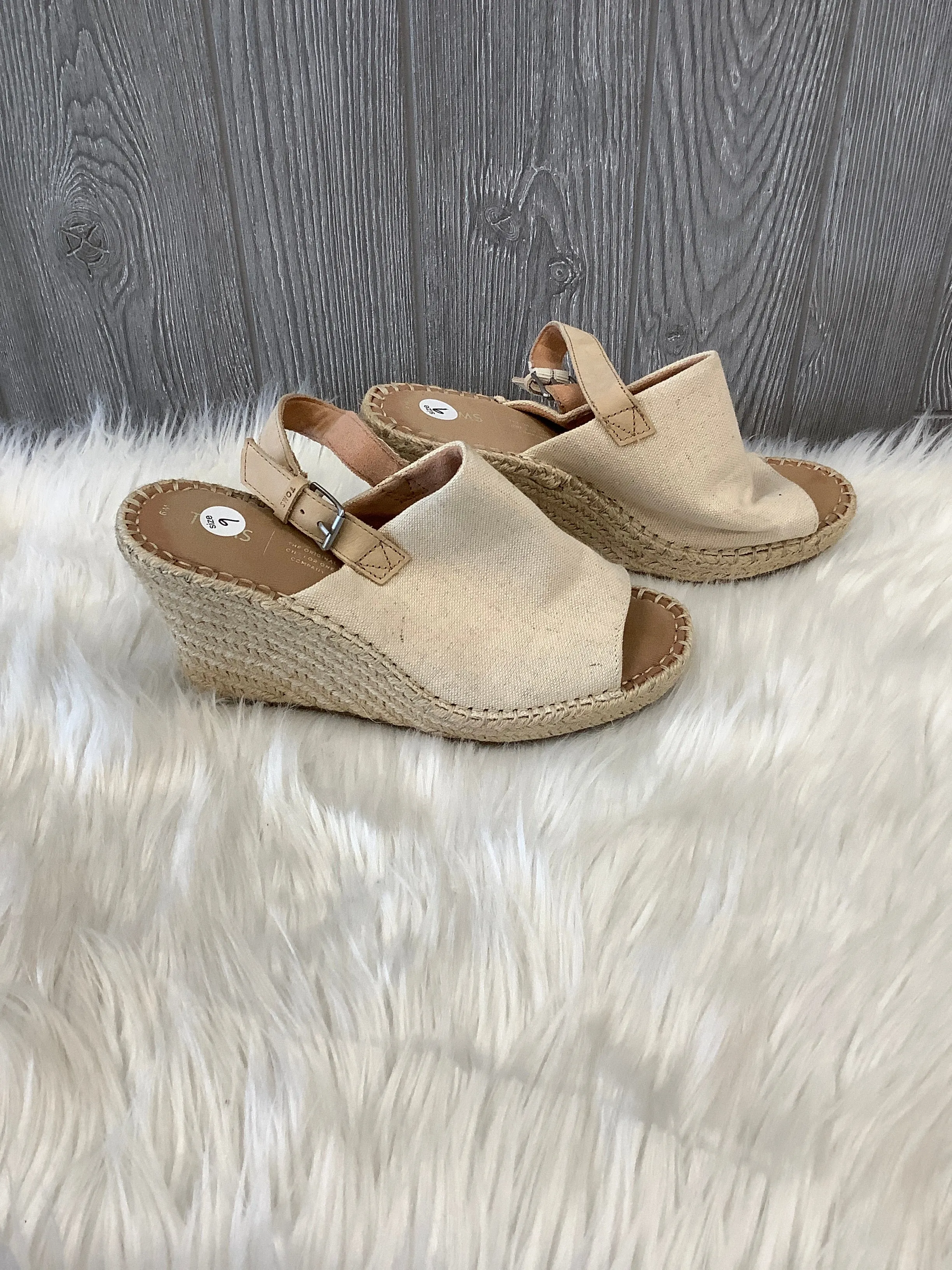 Sandals Heels Wedge By Toms In Tan, Size: 9