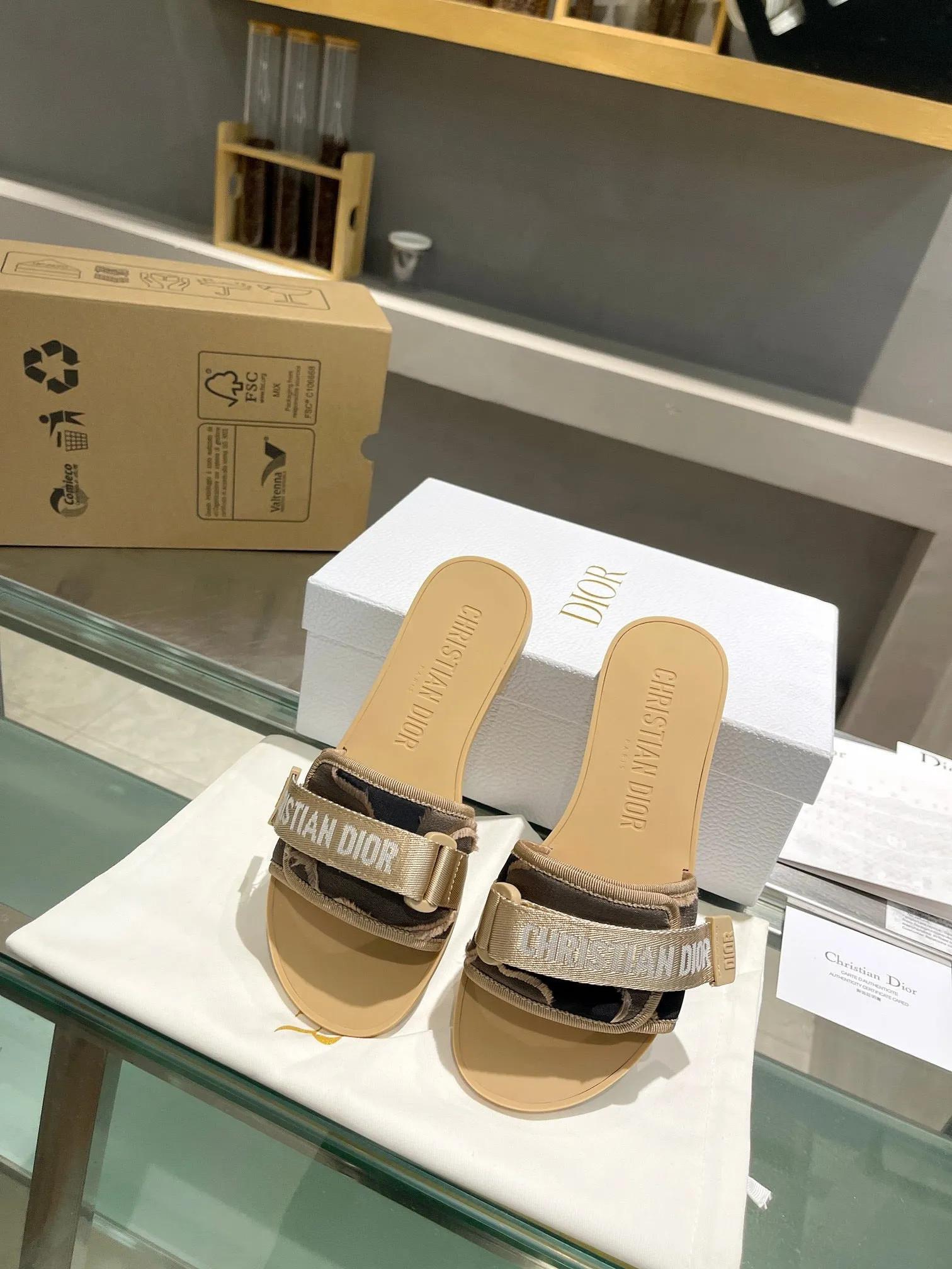 SE1453 Dioramour Dio(r)evolution Slide / Size5-11