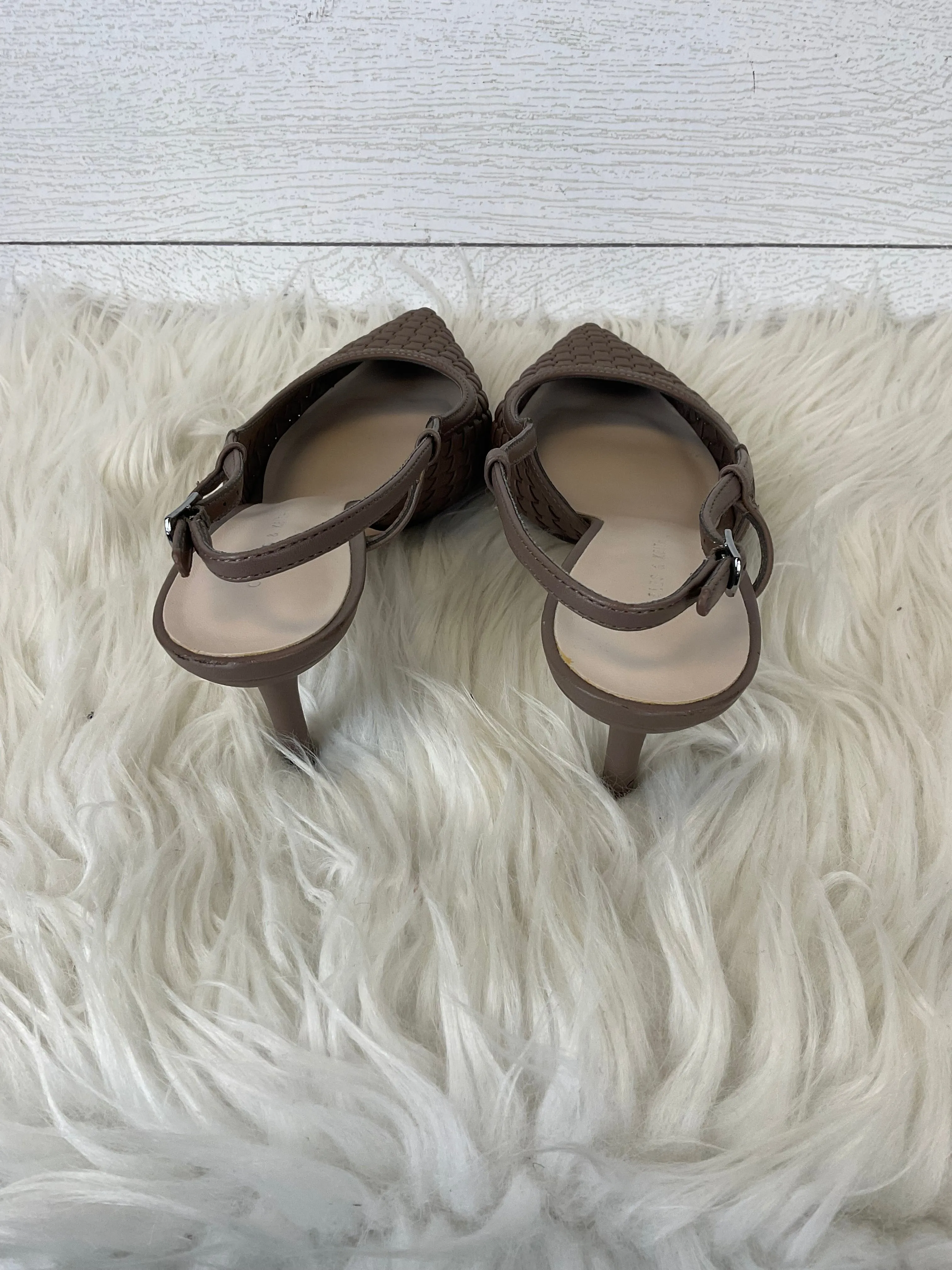 Shoes Heels Kitten By Clothes Mentor In Brown, Size: 6.5