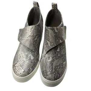 Shoes Heels Wedge By Clothes Mentor In Snakeskin Print, Size: 5.5