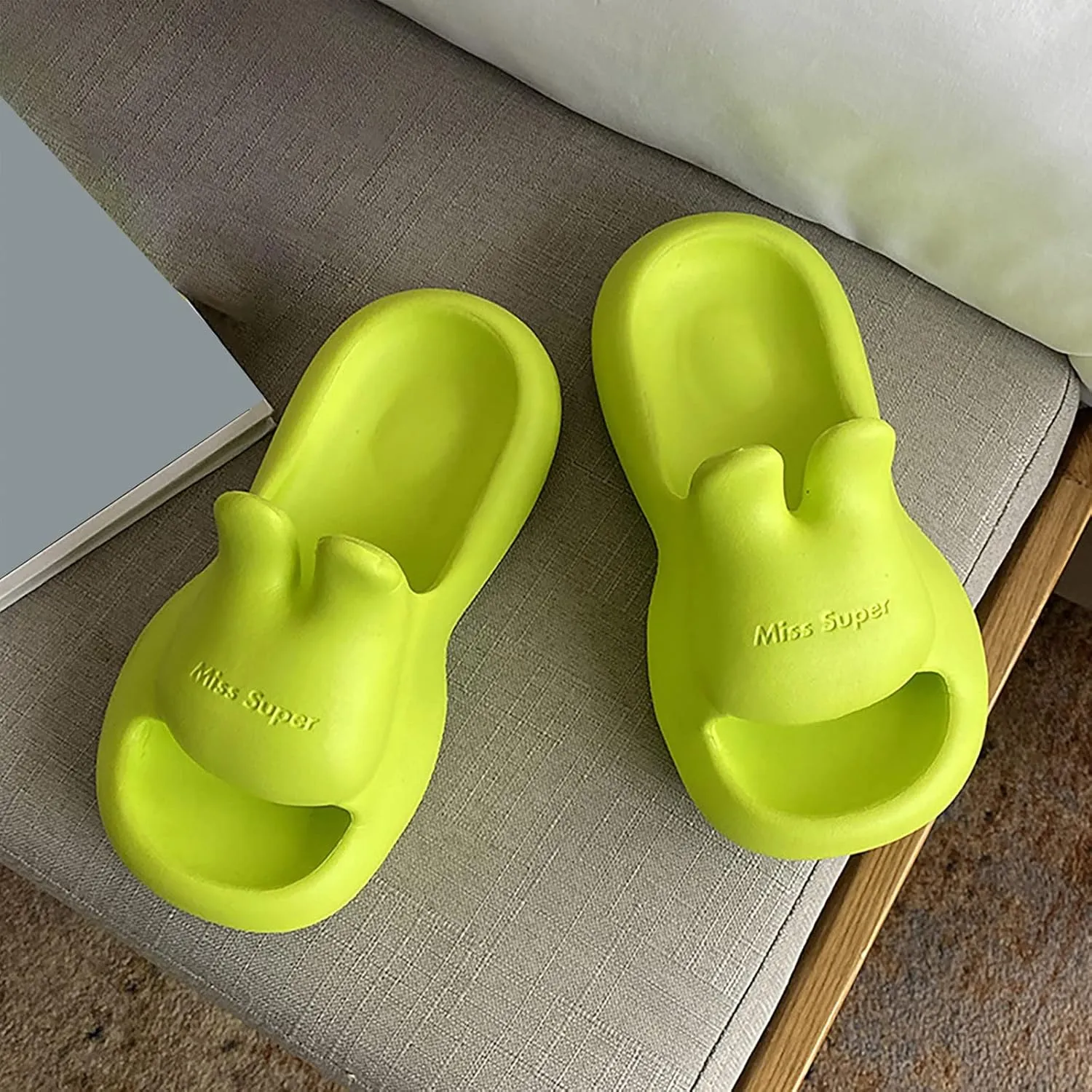 Shower Slides for Women Quick Drying Non Slip Slippers Memory Foam Slides Women's Summer Fashion Slides Sandal