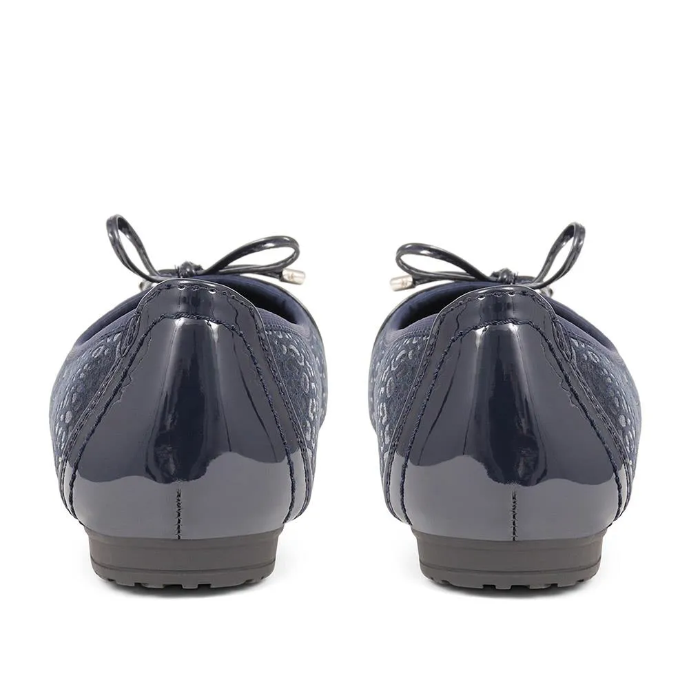 Simple Slip-On Ballet Pumps - WBINS38055 / 324 147