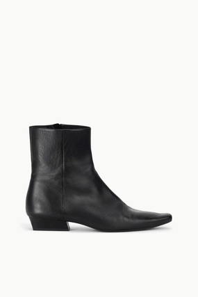 Skin-friendly WALLY FLAT ANKLE BOOT | BLACK Freeze Proof Anti Odor Busy Professionals WALLY FLAT ANKLE BOOT | BLACK