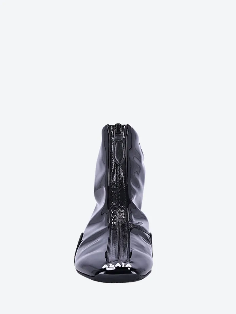 Stretch patent ankle sneakers