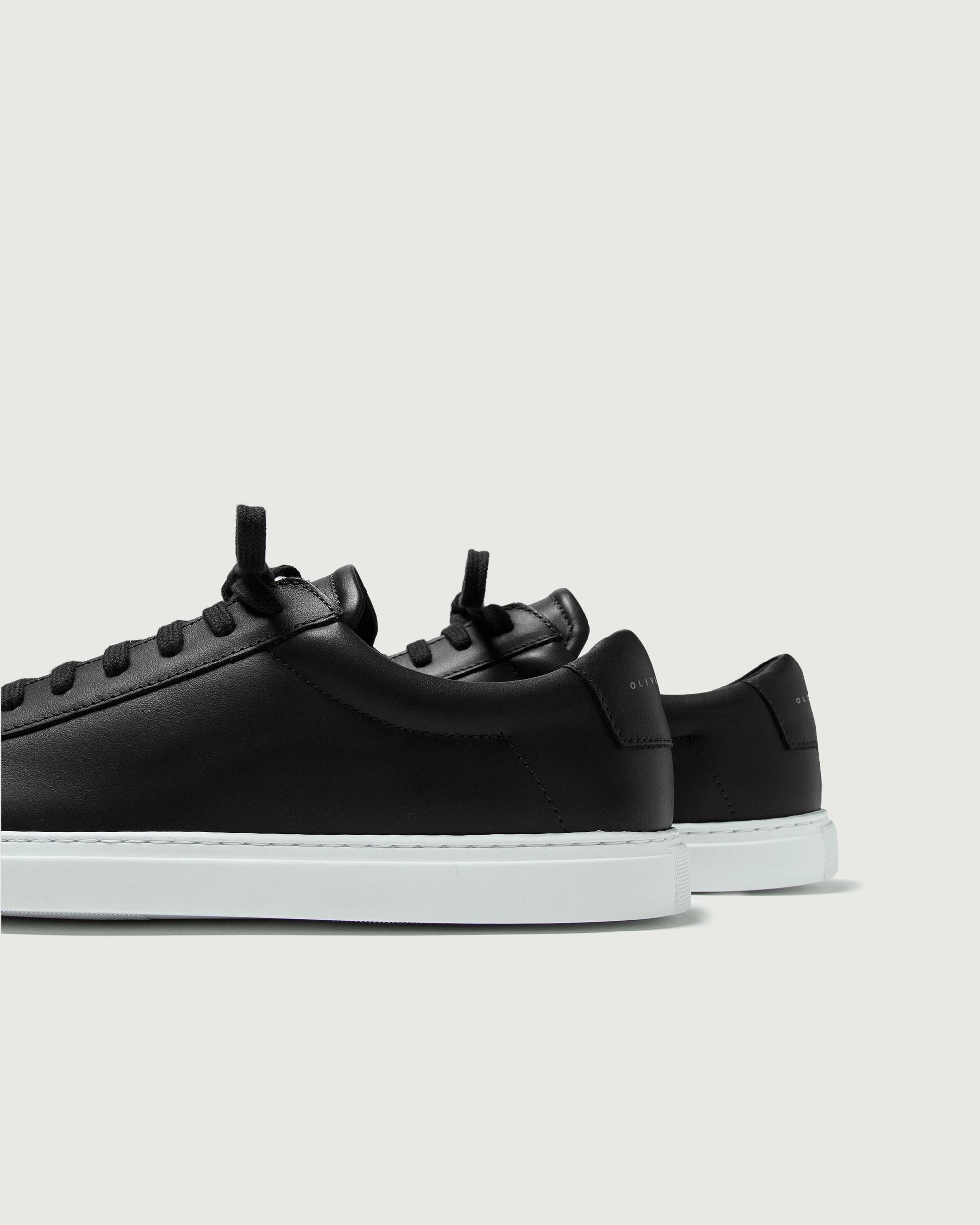 Vegan Leather Alternatives Performance Wear Low 1 | Black