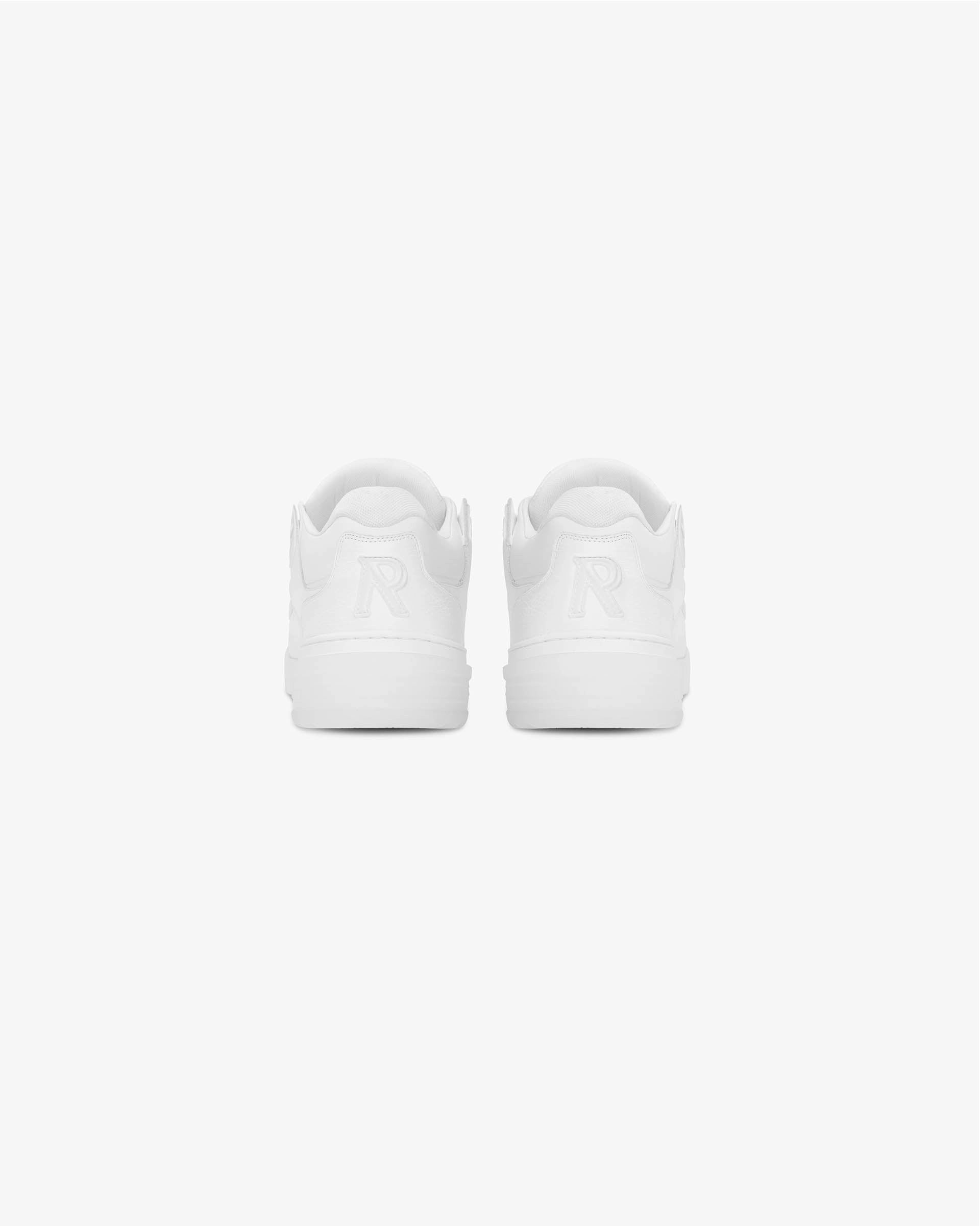 Studio Sneaker - Flat White High-performance Iconic look