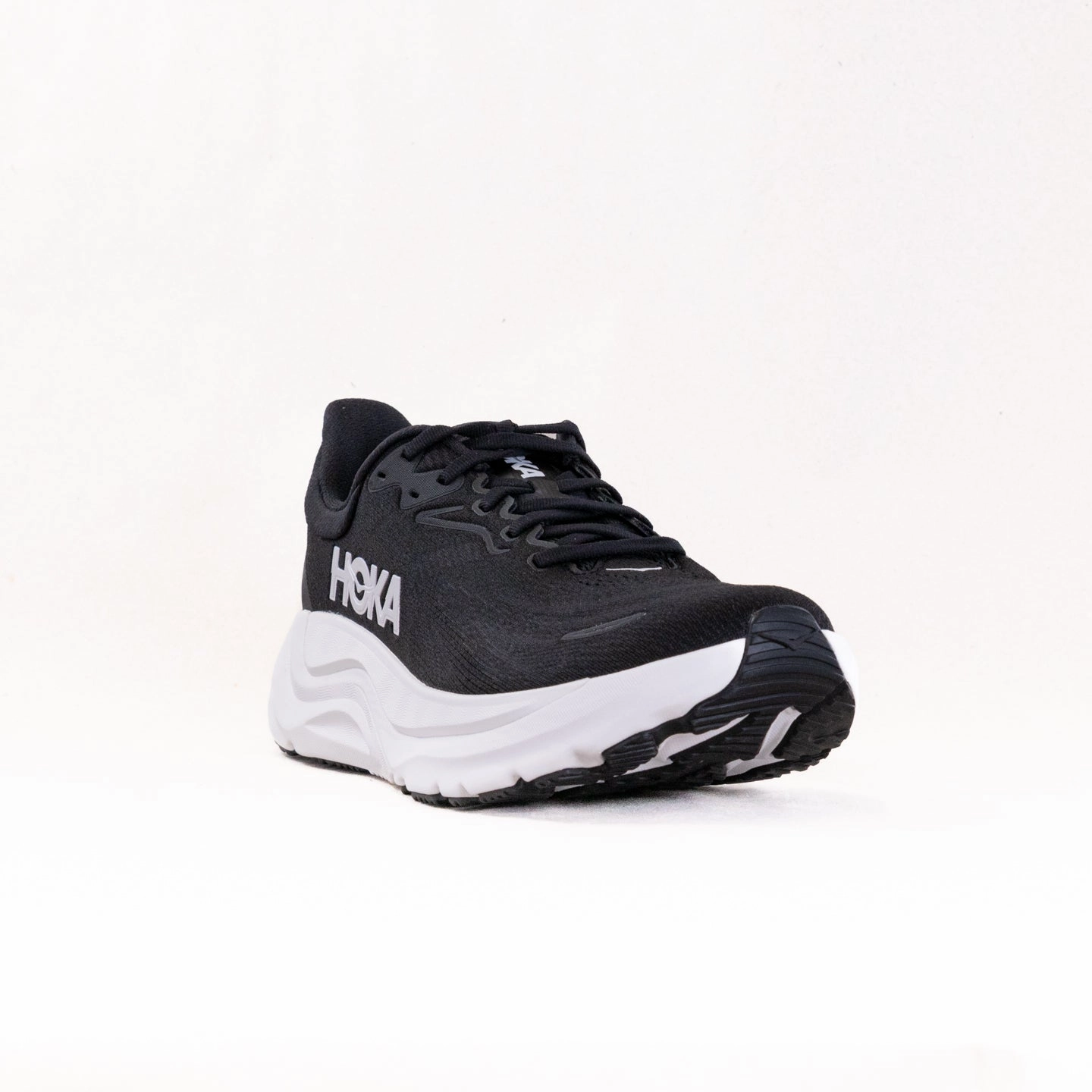 Hoka Clifton 10 (Men's) - Navy/White Velcro   closure