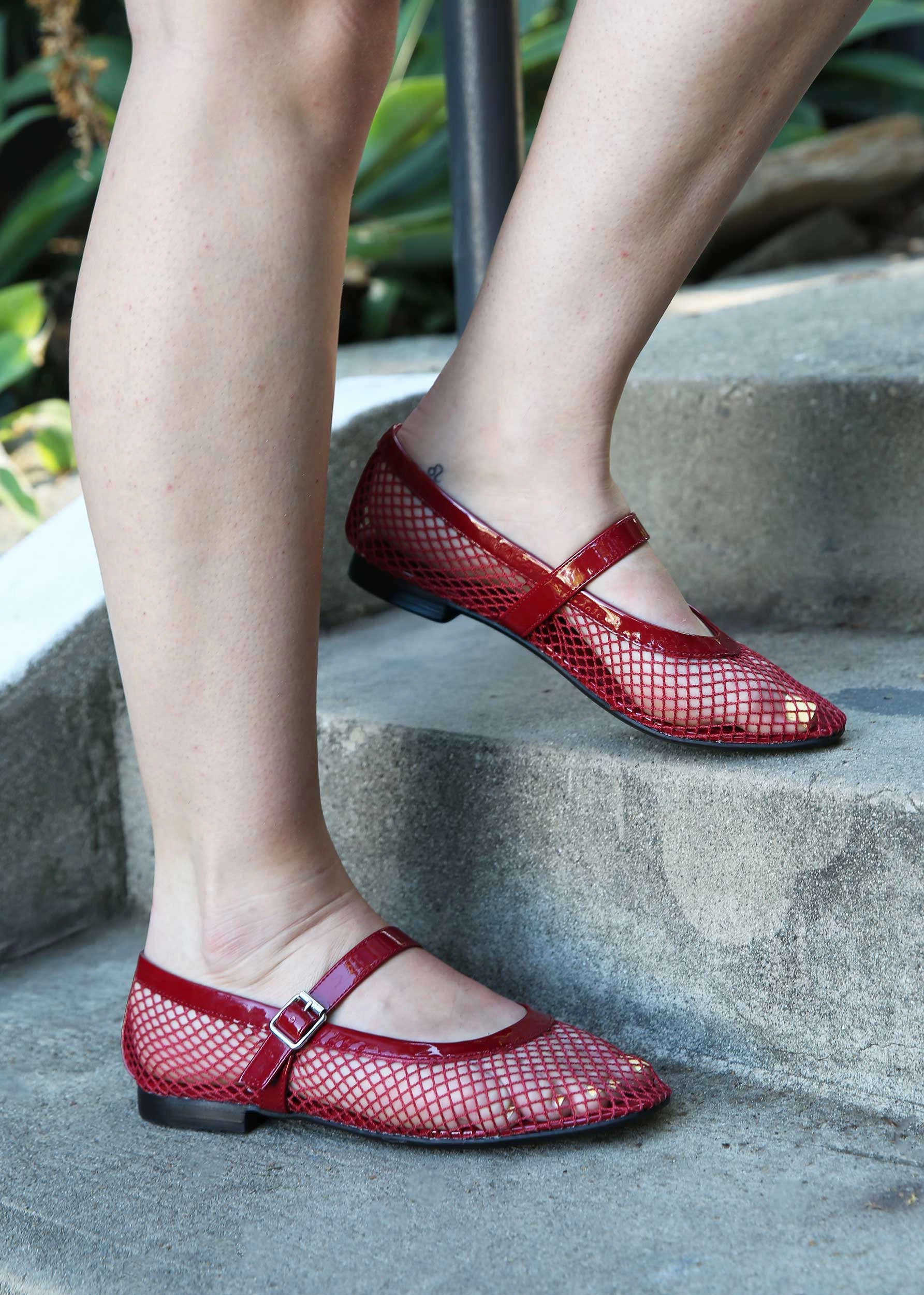Rayza Flat - Red Mesh Foot-Friendly Flats Scent Glow