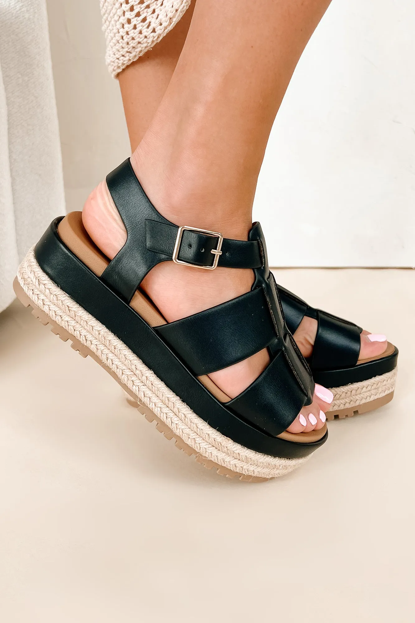 Summer Excursion Platform Fisherman Strap Sandals (Black)