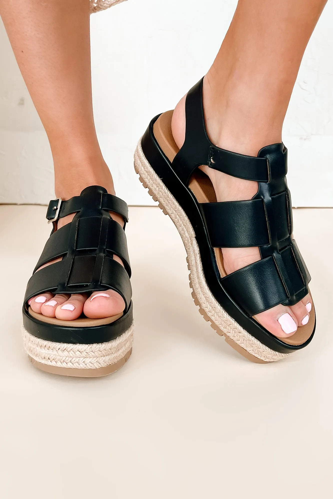 Summer Excursion Platform Fisherman Strap Sandals (Black)