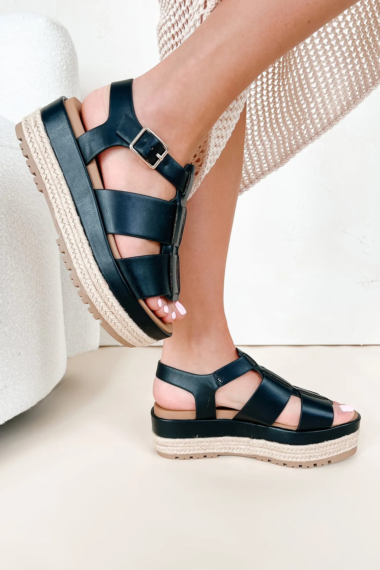 Summer Excursion Platform Fisherman Strap Sandals (Black)
