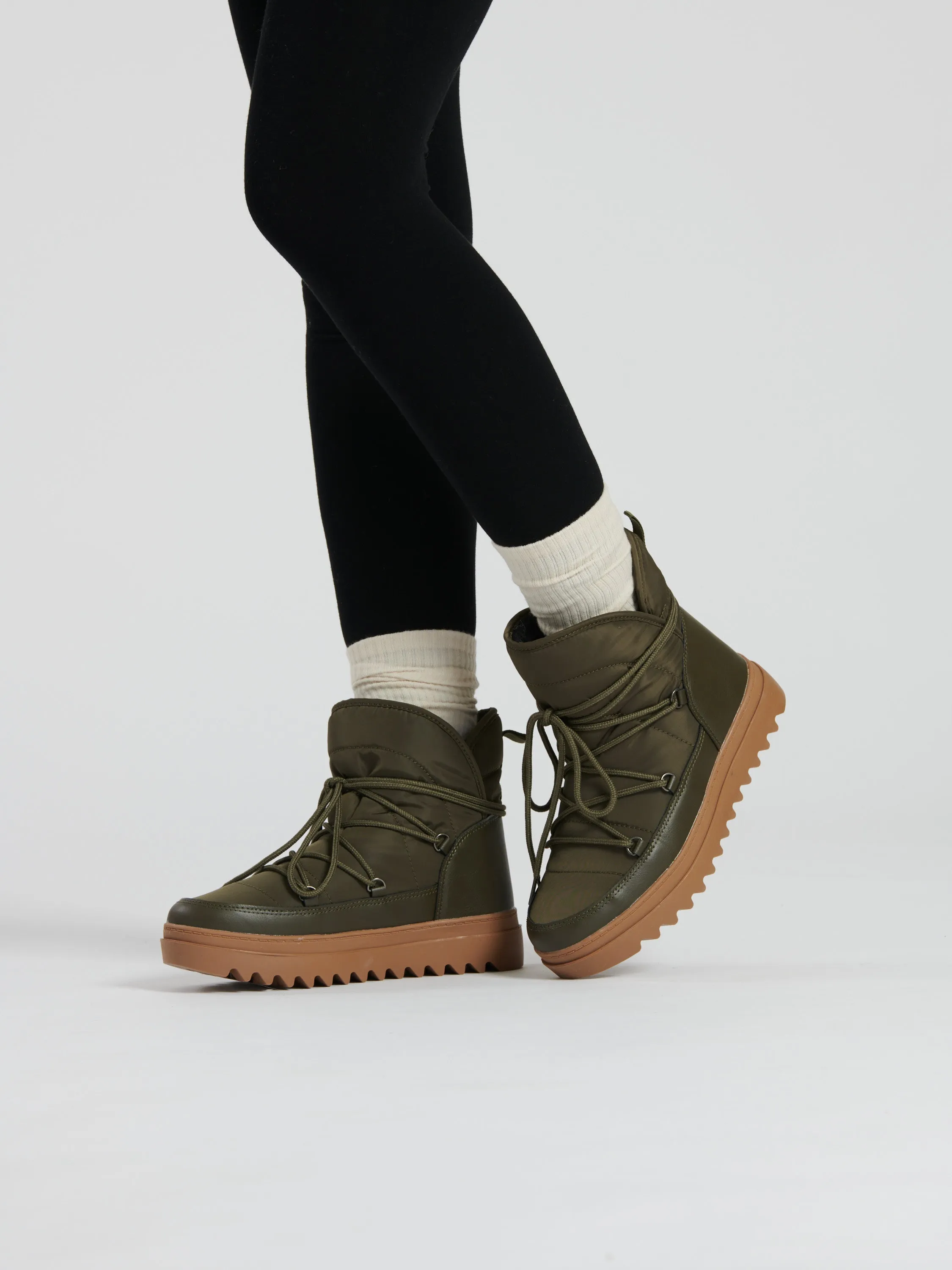 The 'Tread' snow boots in olive