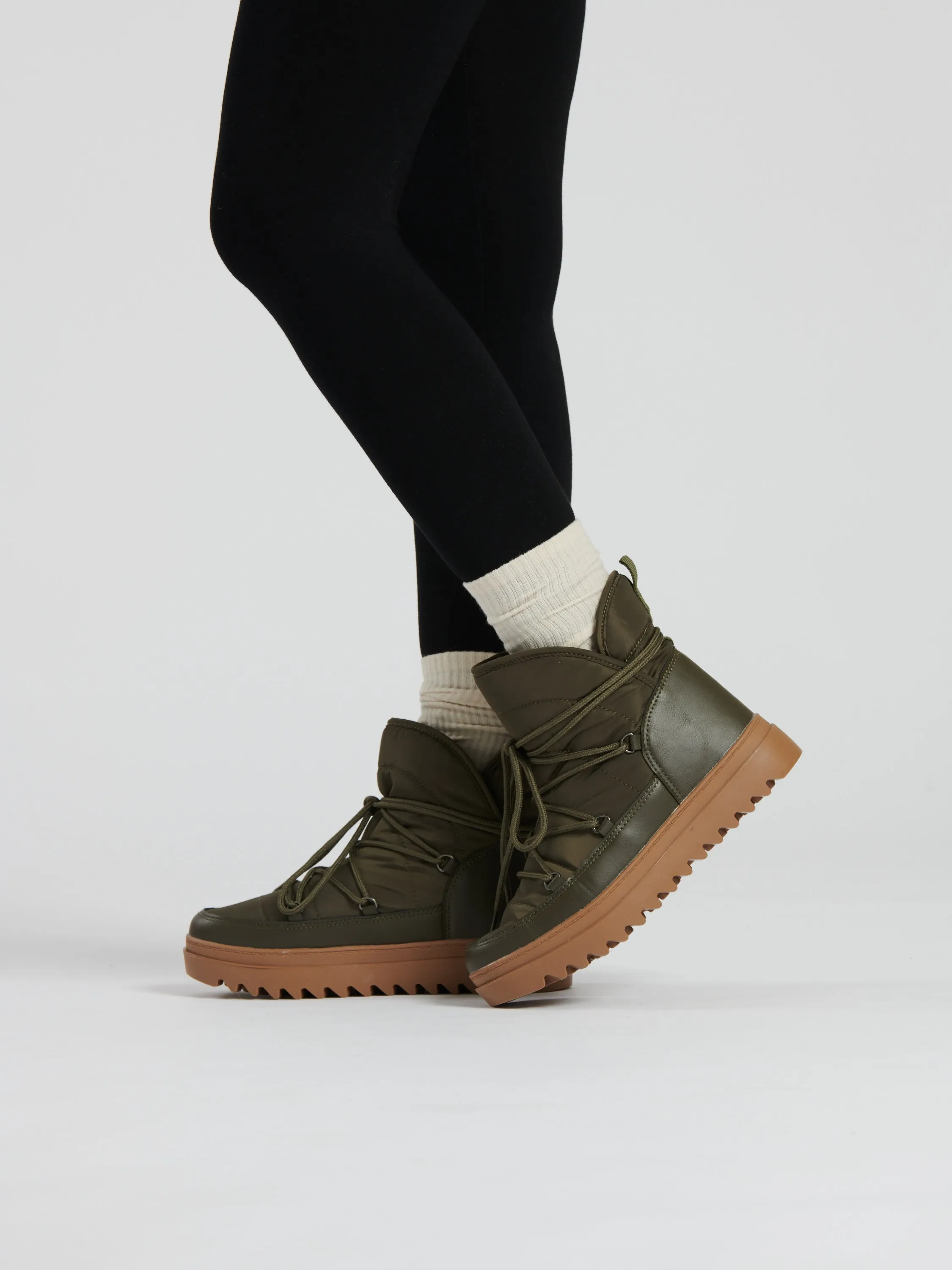 The 'Tread' snow boots in olive