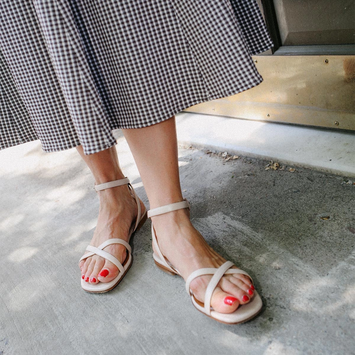 The Flat Sandal - Magnolia Nappa Holiday Mood