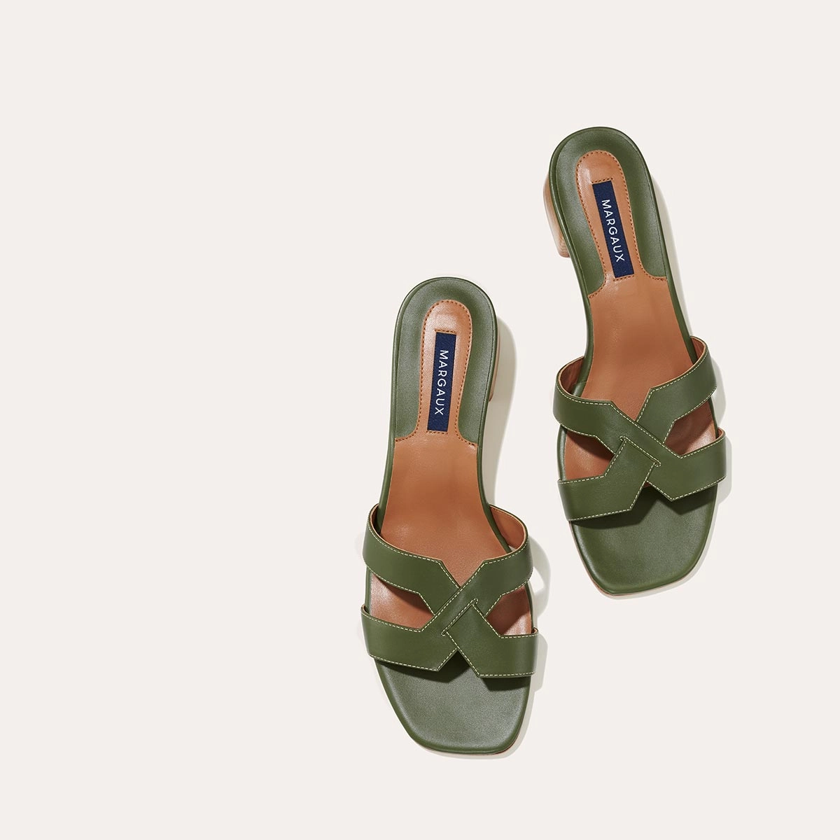 Strap closure Good elasticity The MX 35 - Olive Calf