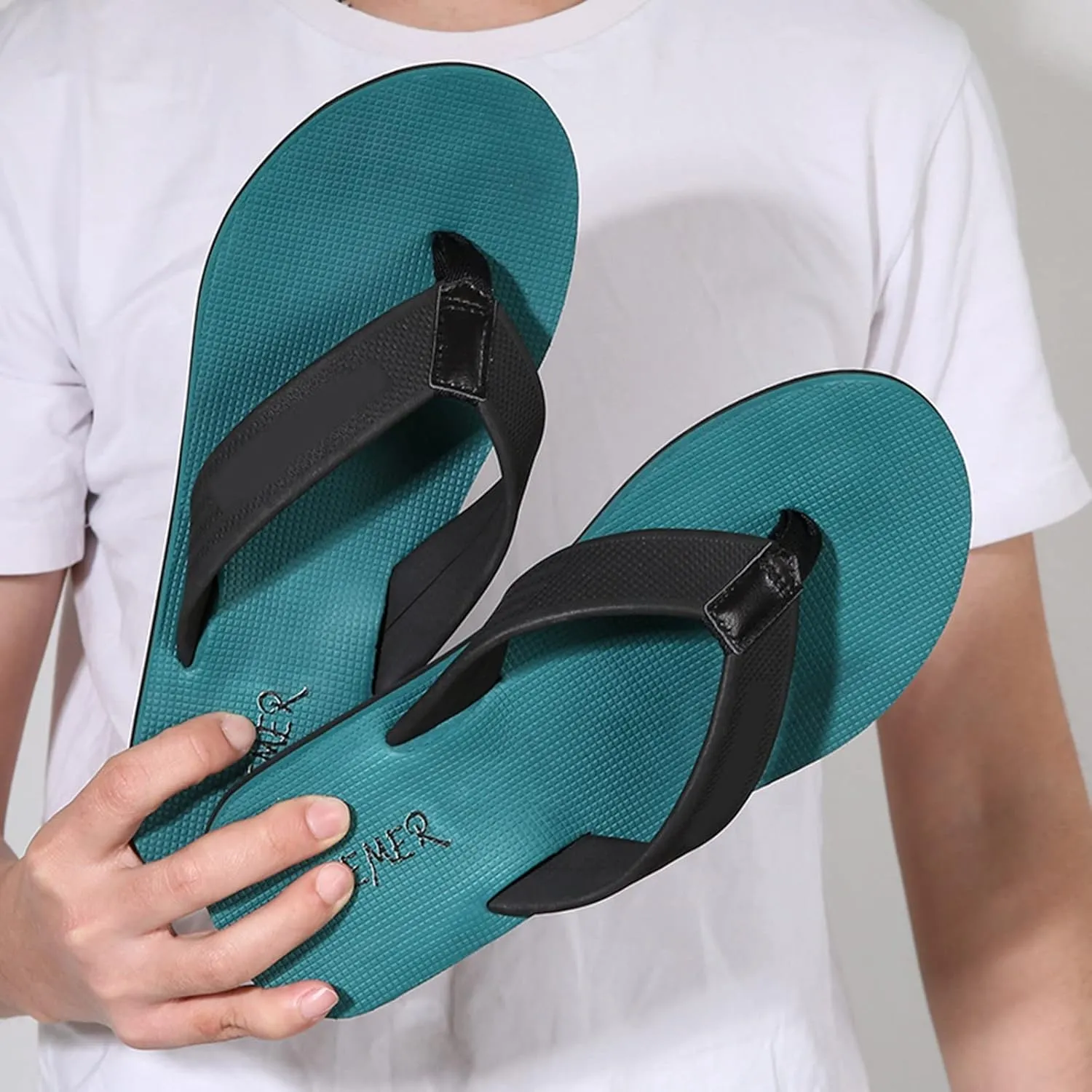 Thongs Sandals Men Fashion Flip Flops Fashion Flat Beach Sandals Soft Bottom Flat Slippers
