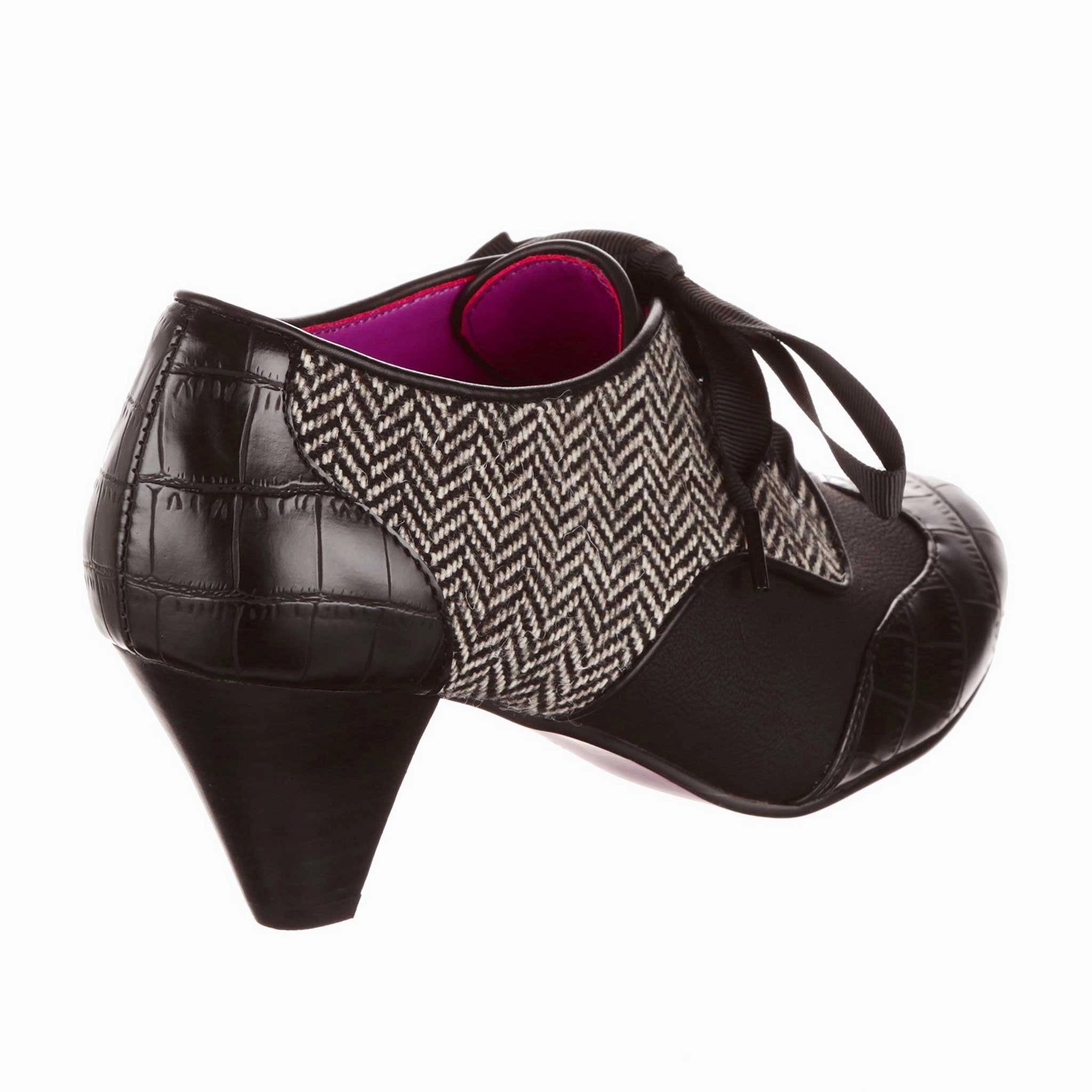 Graceful Stance Casual Pumps Tippy Tap