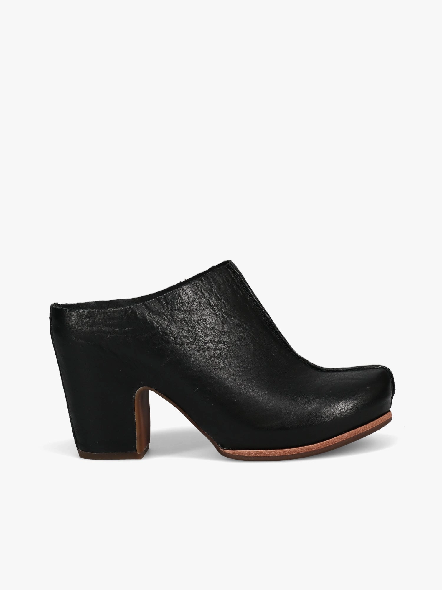 Outfit Essential Sagano Black Full Grain Leather
