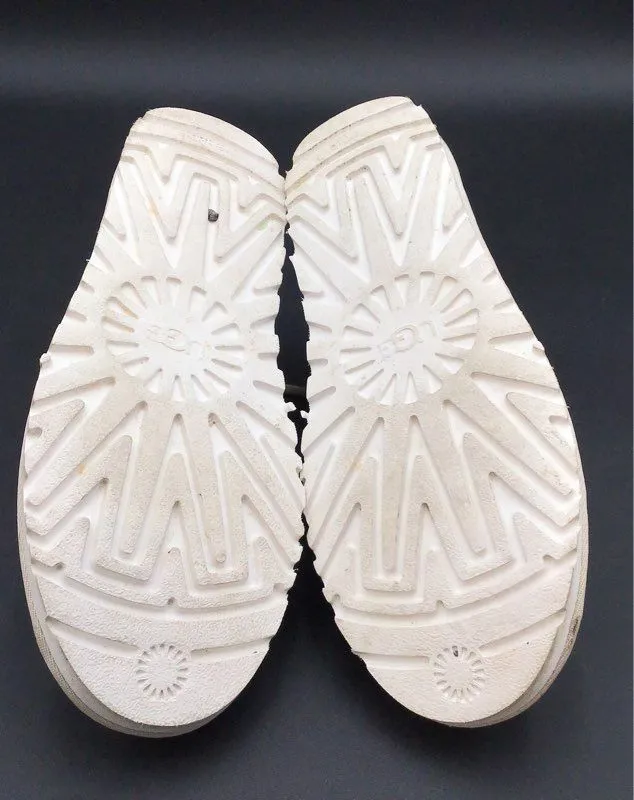 UGG Women's Neumel Breeze 1124957 Ivory Round Toe Ankle Chukka Boots - Size 11