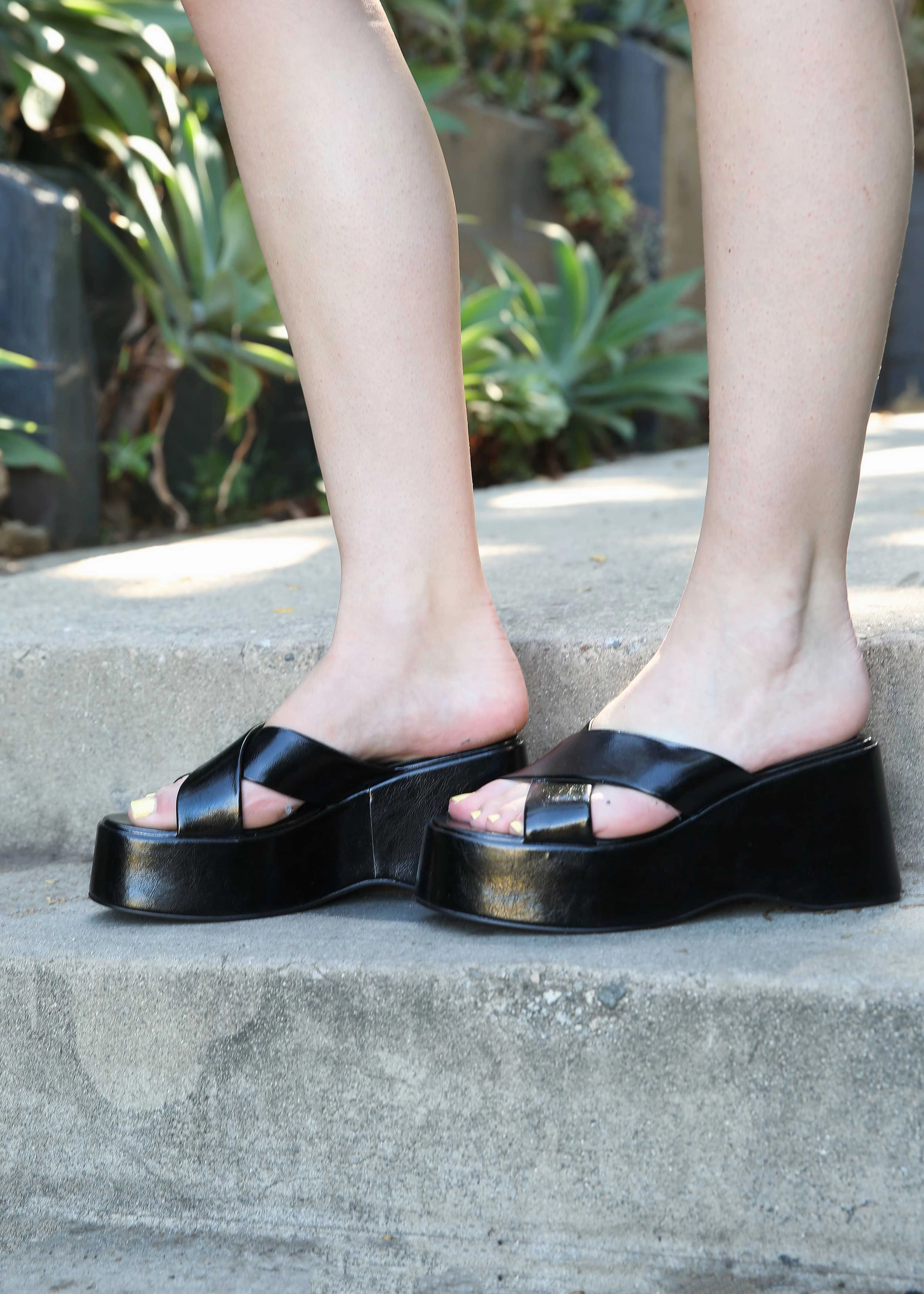 Monterey Sandals Flat Sole Design Mood