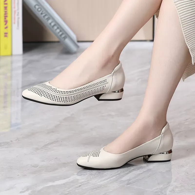 USS Shoes Maria Women's Low Heel Dress Pump