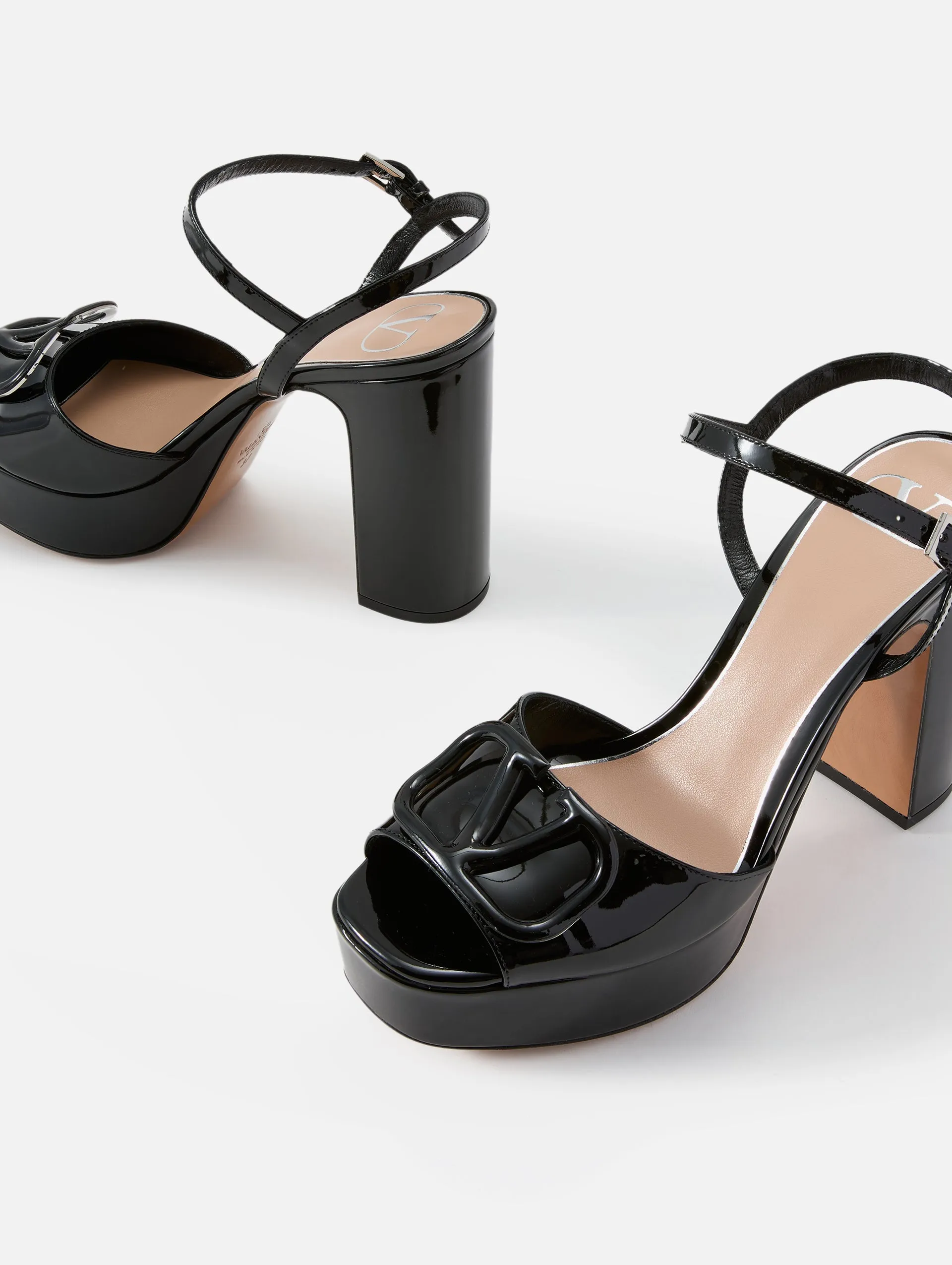 V Logo Signature Sandal