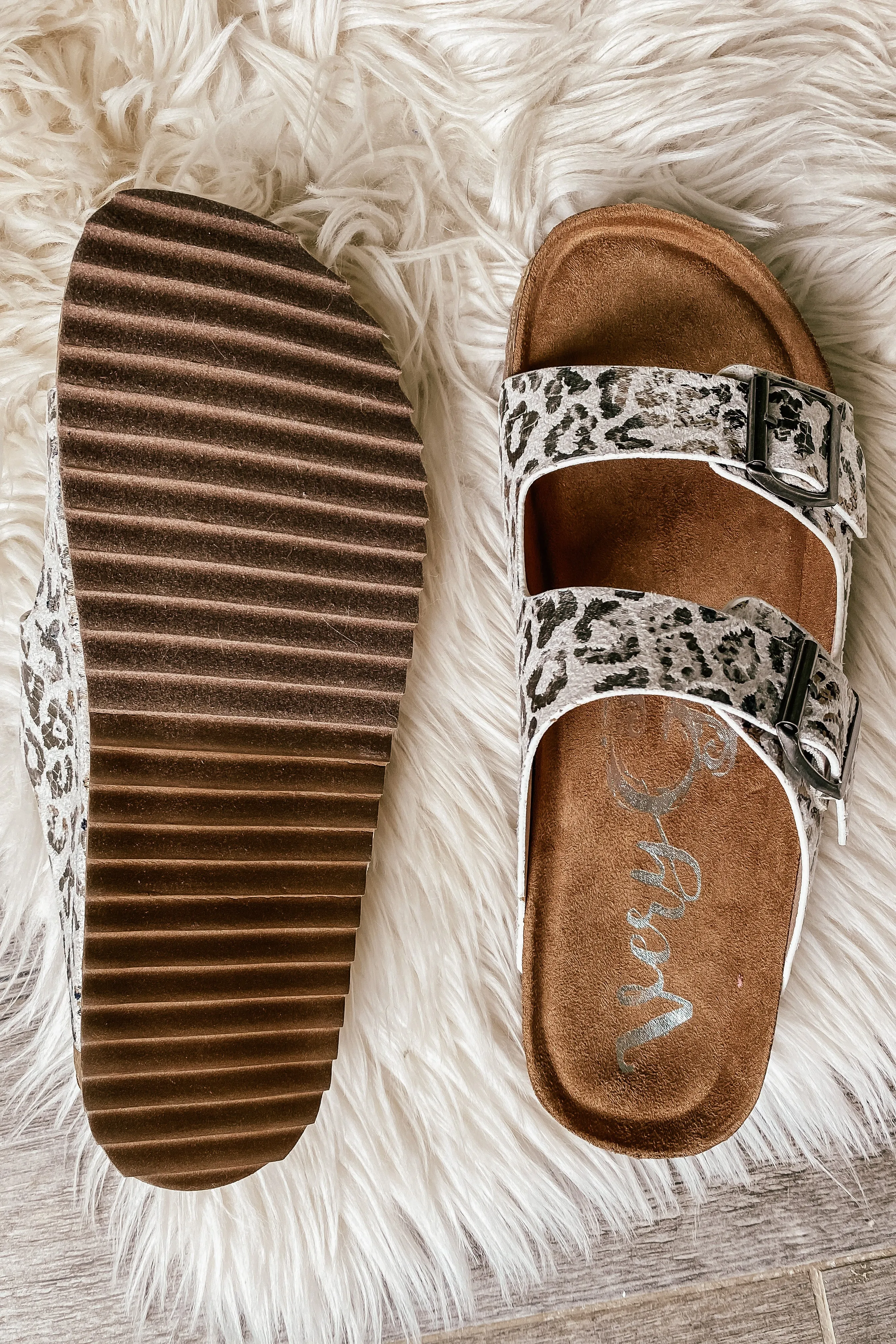 Very G Aries Sandals in Cream