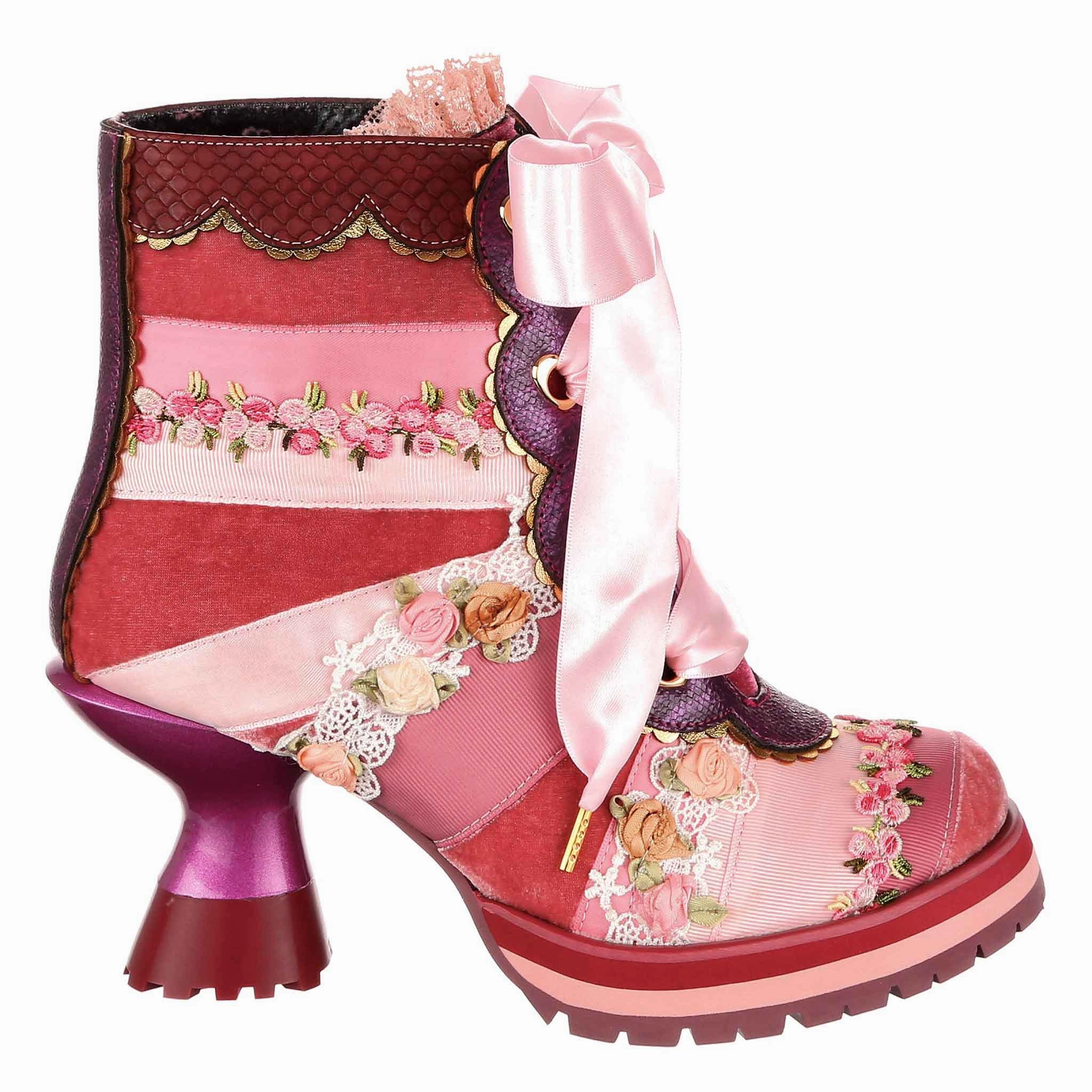 Pretty Patchwork Mud Resistant Outdoor Trek