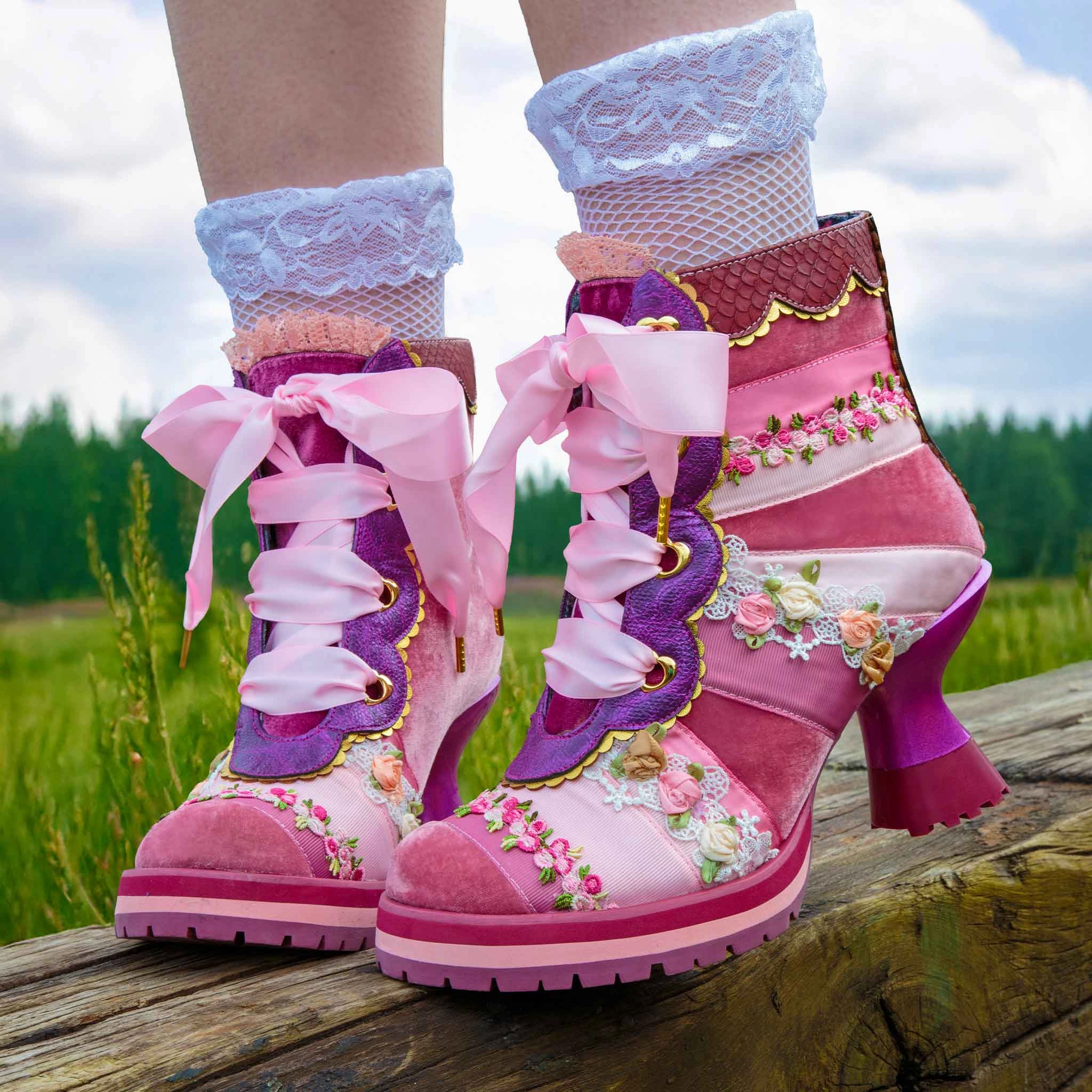 Pretty Patchwork Lace-Up Style Anti   Bacterial