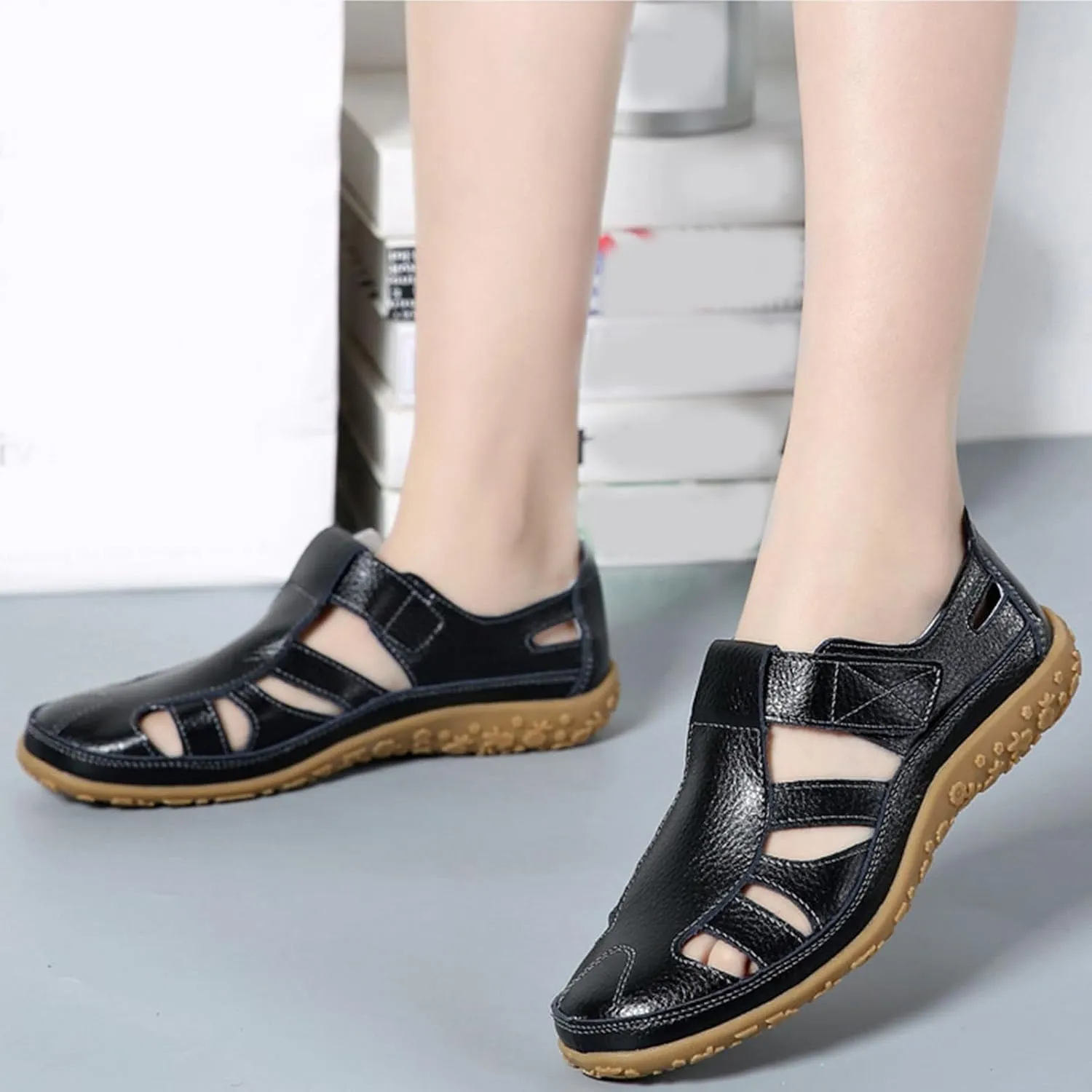 Womens Comfortable Flat Sandals Casual Ankle Strap Closed Toe Leather Sandals Summer Orthopedic Softsole Shoes
